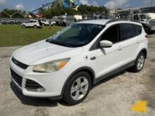 (Riviera Beach, FL) 2015 Ford Escape 4-Door Sport Utility Vehicle Runs & Moves) (Check Engine Light