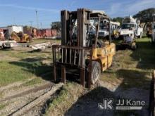 (Tampa, FL) Caterpillar Solid Tired Forklift Not Running, Condition Unknown, Tires Worn, Year Unknow
