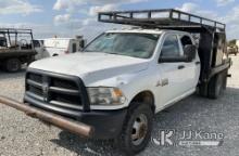 (Hawk Point, MO) 2013 RAM 3500 4x4 Crew-Cab Flatbed/Utility Truck Will not crank. Condition unknown.
