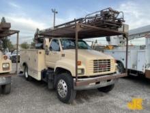 Phoenix 55, Ladder Truck rear mounted on 2001 GMC C7500 Utility Truck Not Running, Condition Unknown