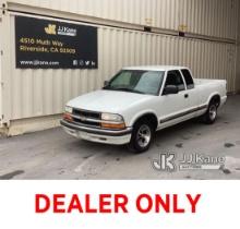 2001 Chevrolet S10 Extended-Cab Pickup Truck Runs & Moves