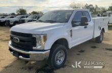 2018 Ford F350 4x4 Crew-Cab Service Truck Runs and moves.