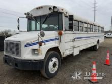 (Charlotte, MI) 2003 Freightliner School Bus Runs, Moves, Cracked windshield, 52 Passengers Capacity