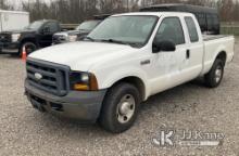 2006 Ford F250 Extended-Cab Pickup Truck Runs & Moves) (Body Damage