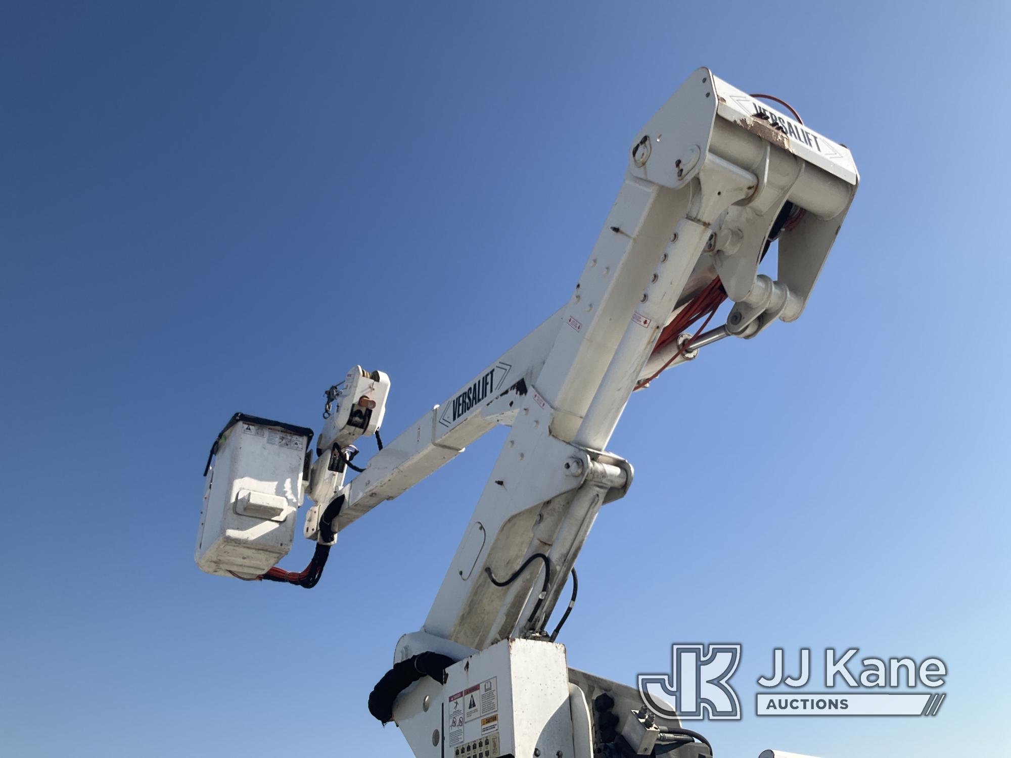 (Villa Rica, GA) Versalift VST-40I, Articulating & Telescopic Material Handling Bucket Truck mounted