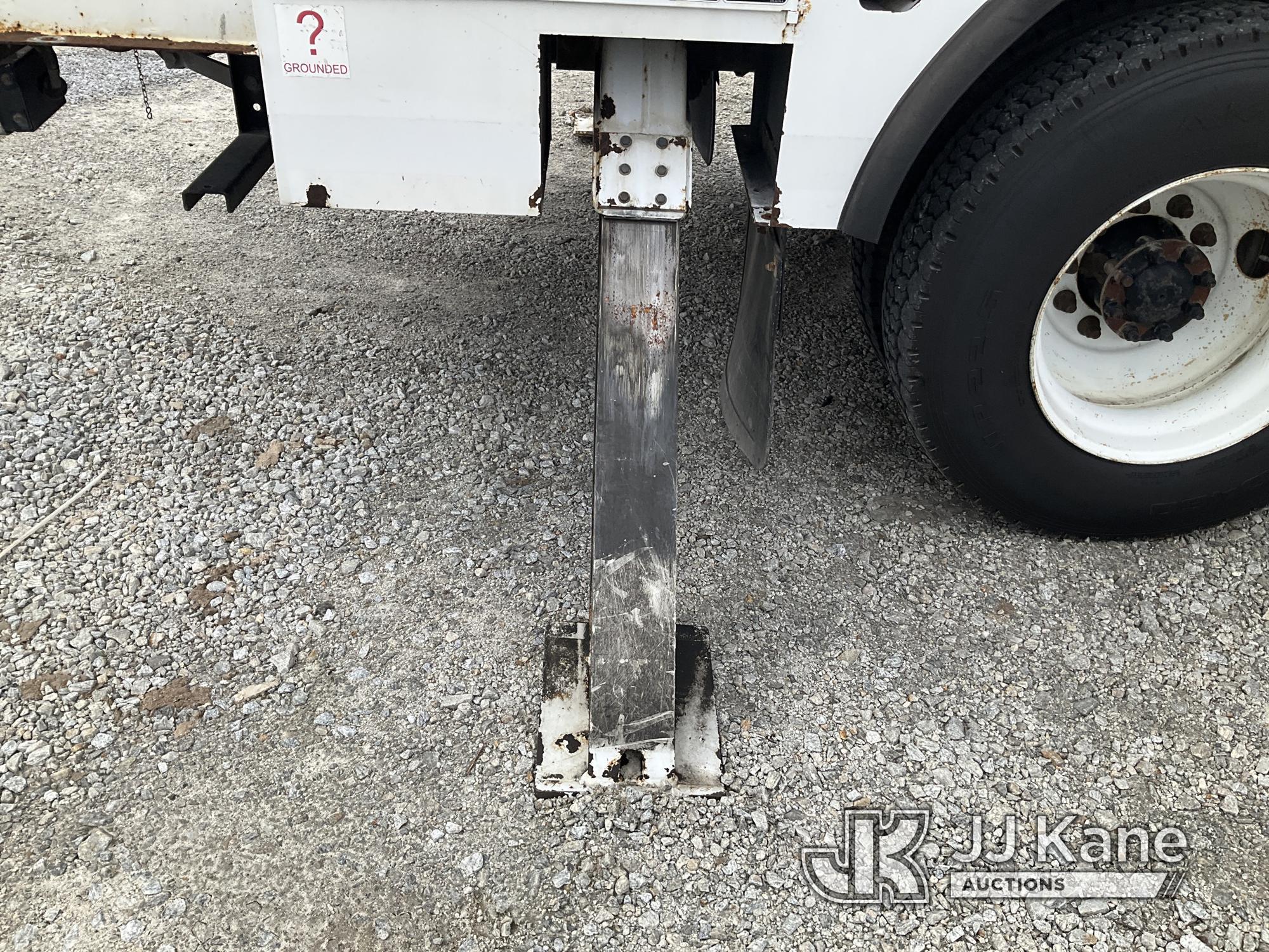 (Villa Rica, GA) Altec AA55-MH, Material Handling Bucket Truck rear mounted on 2017 International 43