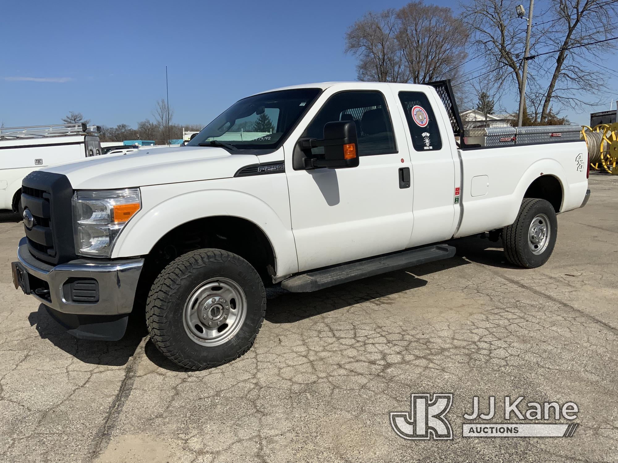 (South Beloit, IL) 2015 Ford F250 4x4 Extended-Cab Pickup Truck Runs, Moves, Body Damage