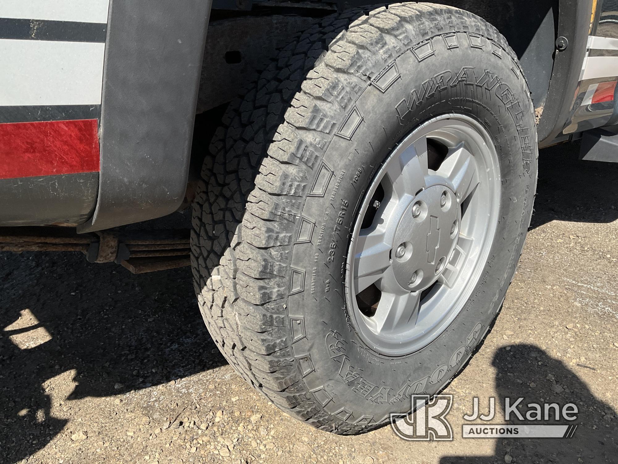 (South Beloit, IL) 2006 Chevrolet Colorado 4x4 Pickup Truck Starts, Runs, Moves, Service 4WD Light,