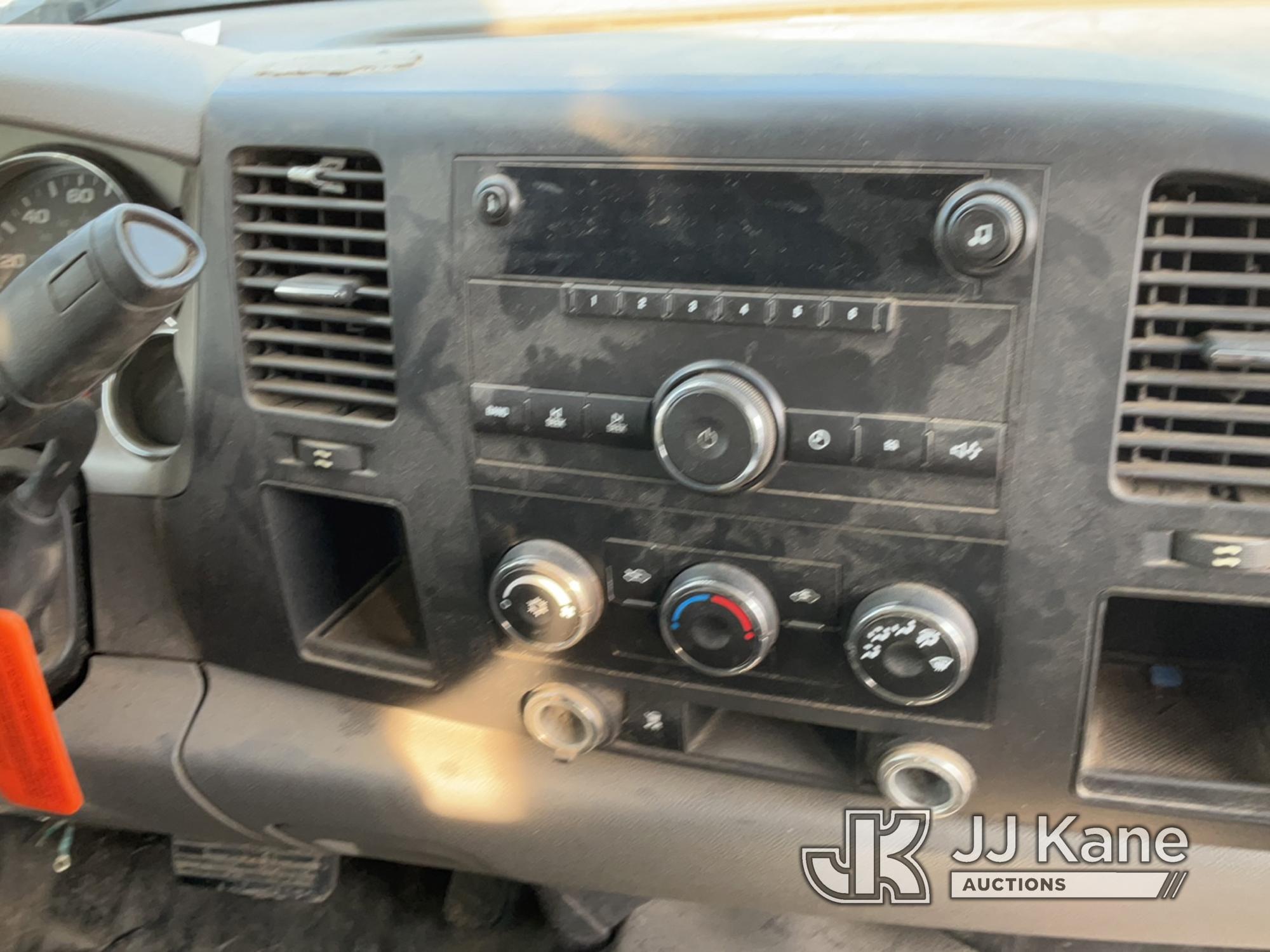 (Joplin, MO) 2011 GMC Sierra 2500HD Extended-Cab Pickup Truck Does Not Run, No Power To Dash