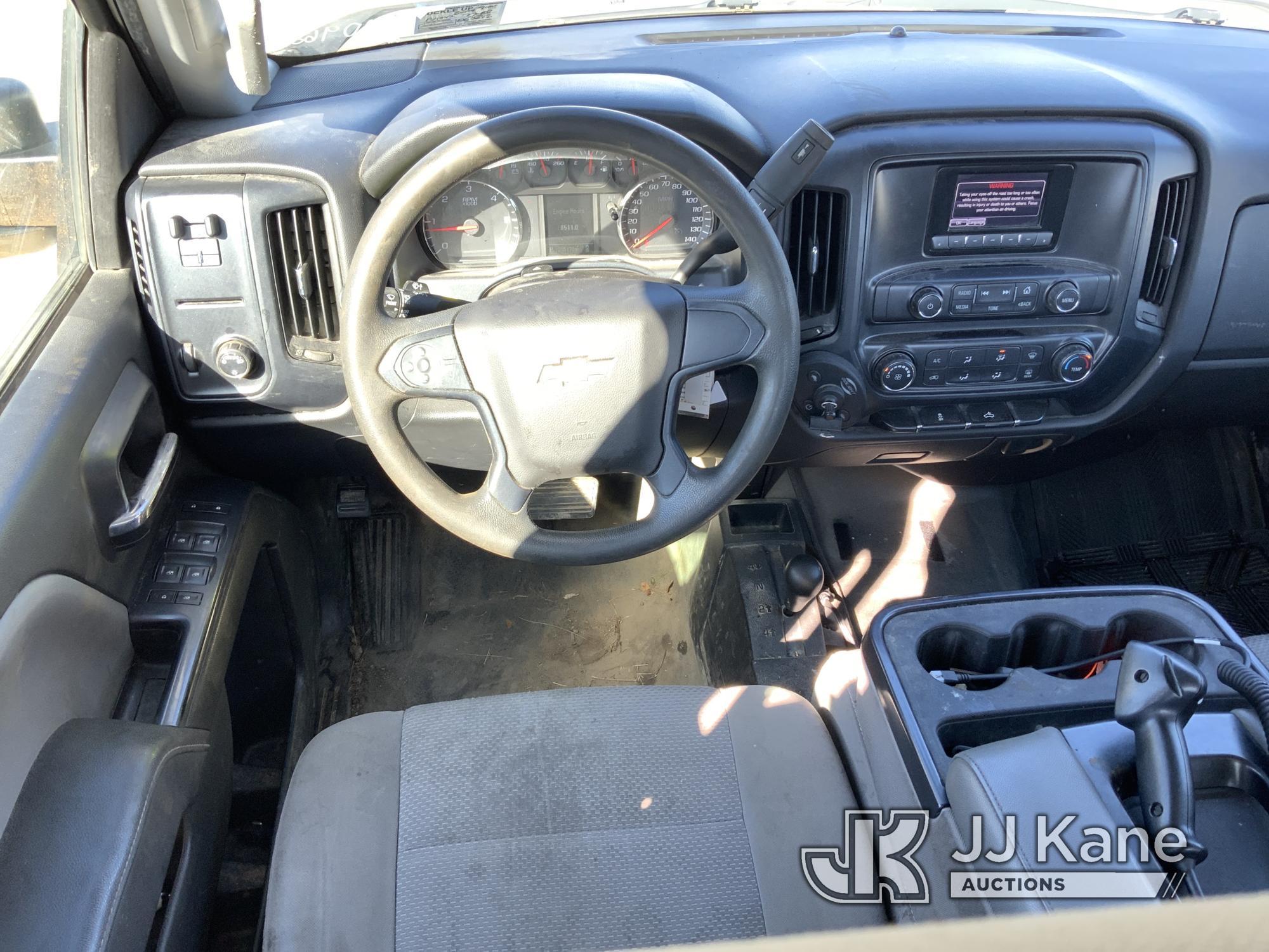 (South Beloit, IL) 2015 Chevrolet Silverado 2500HD 4x4 Extended-Cab Pickup Truck Runs, Moves, Rust D