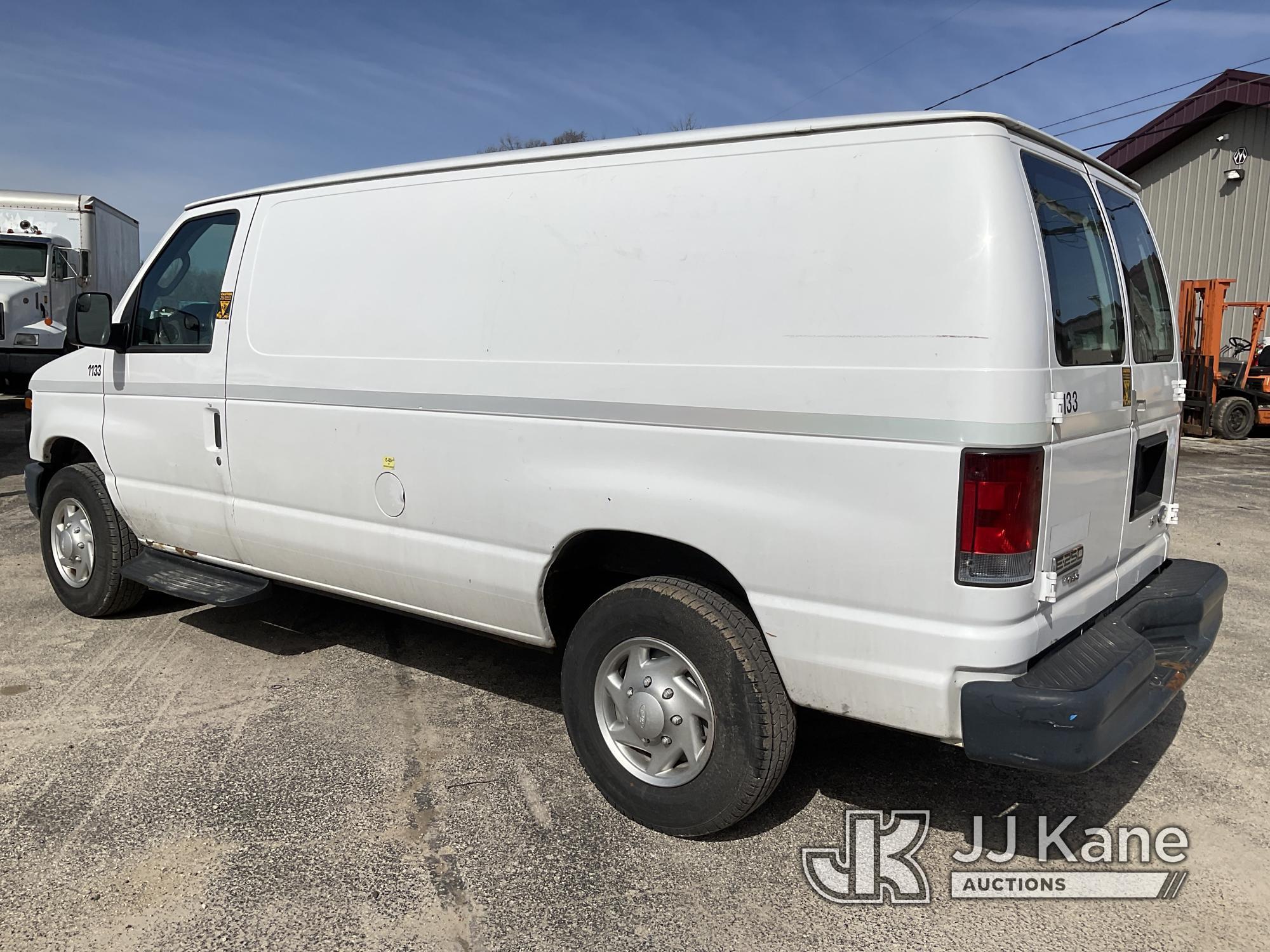 (South Beloit, IL) 2012 Ford E250 Cargo Van Runs & Moves