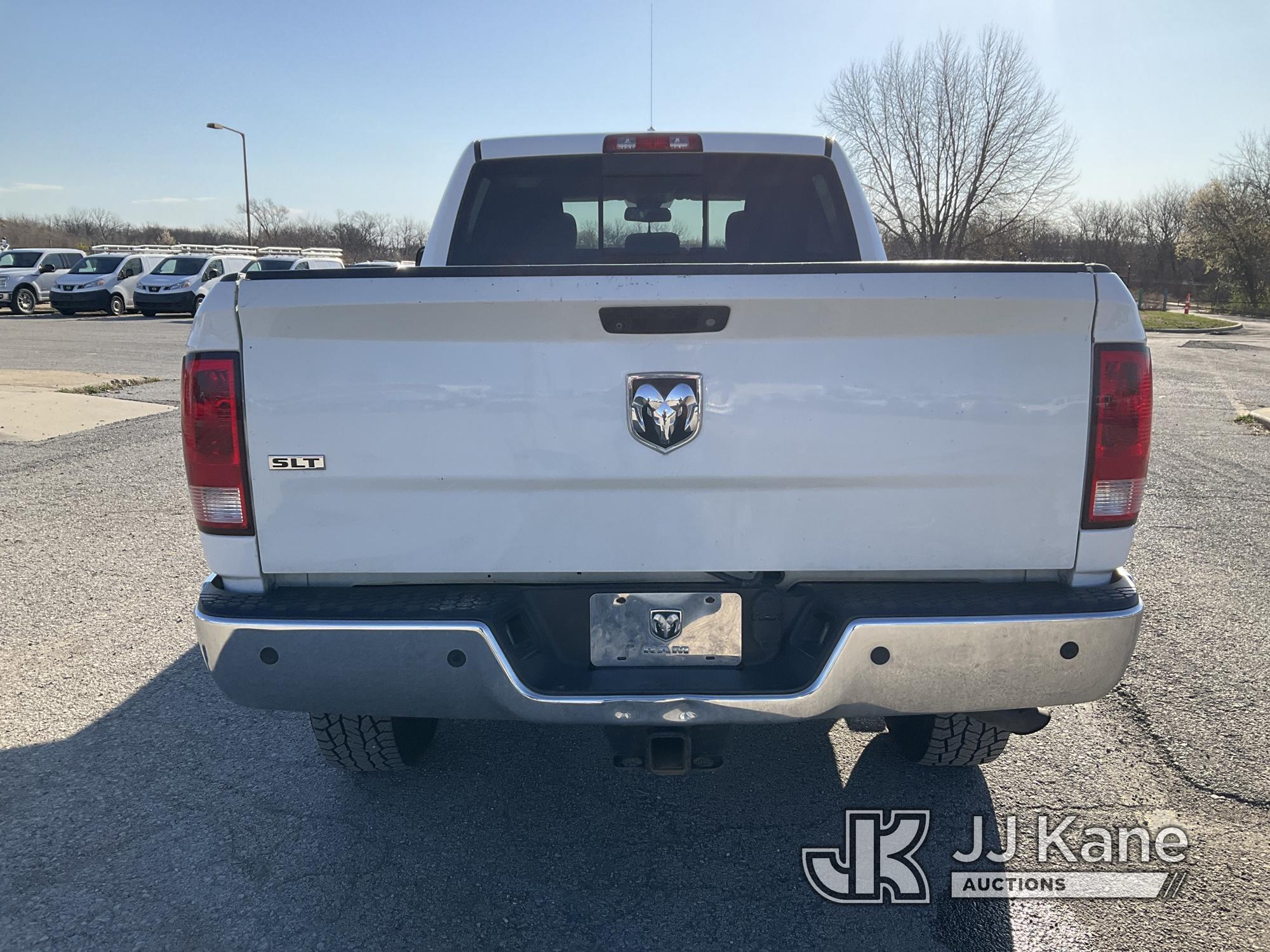 (Kansas City, MO) 2014 RAM 2500 4x4 Crew-Cab Pickup Truck Runs & Moves, Has Crack In Windshield, Rus