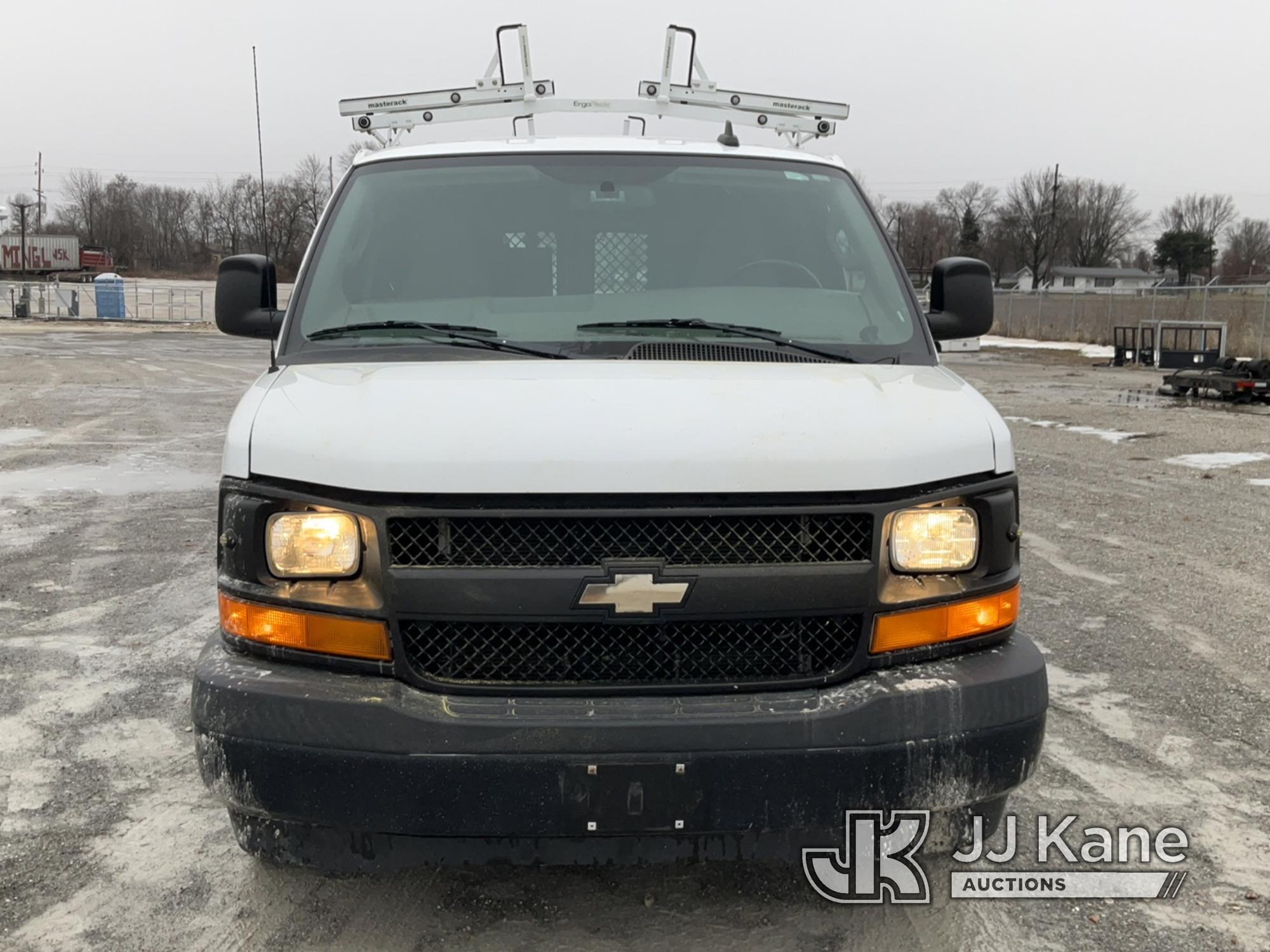 (Hawk Point, MO) 2017 Chevrolet Express G2500 Cargo Van Runs & Moves)  (Check Engine Light On