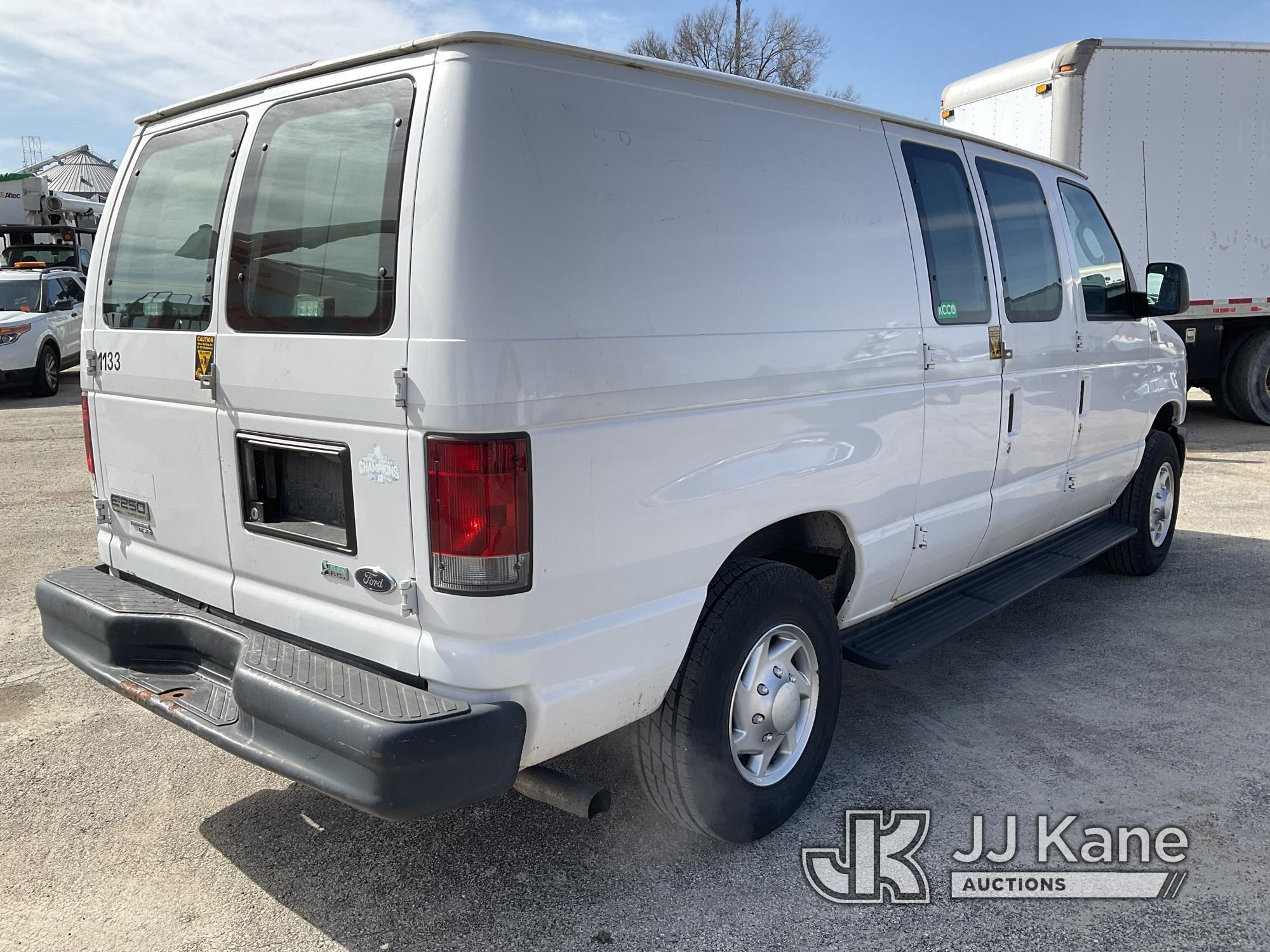 (South Beloit, IL) 2012 Ford E250 Cargo Van Runs & Moves