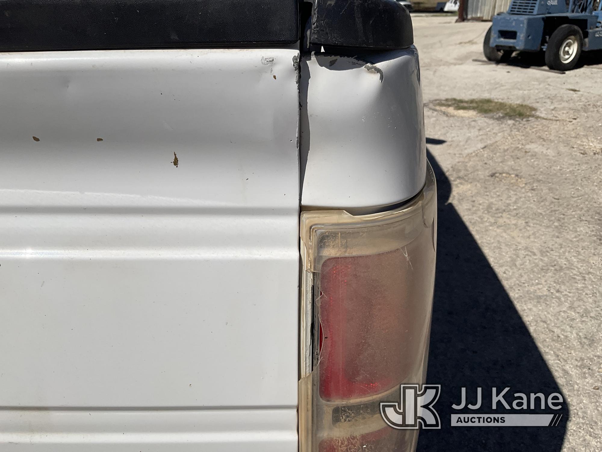 (San Antonio, TX) 2014 Ford F150 4x4 Extended-Cab Pickup Truck Runs & Moves) (Minor Body Damage Near