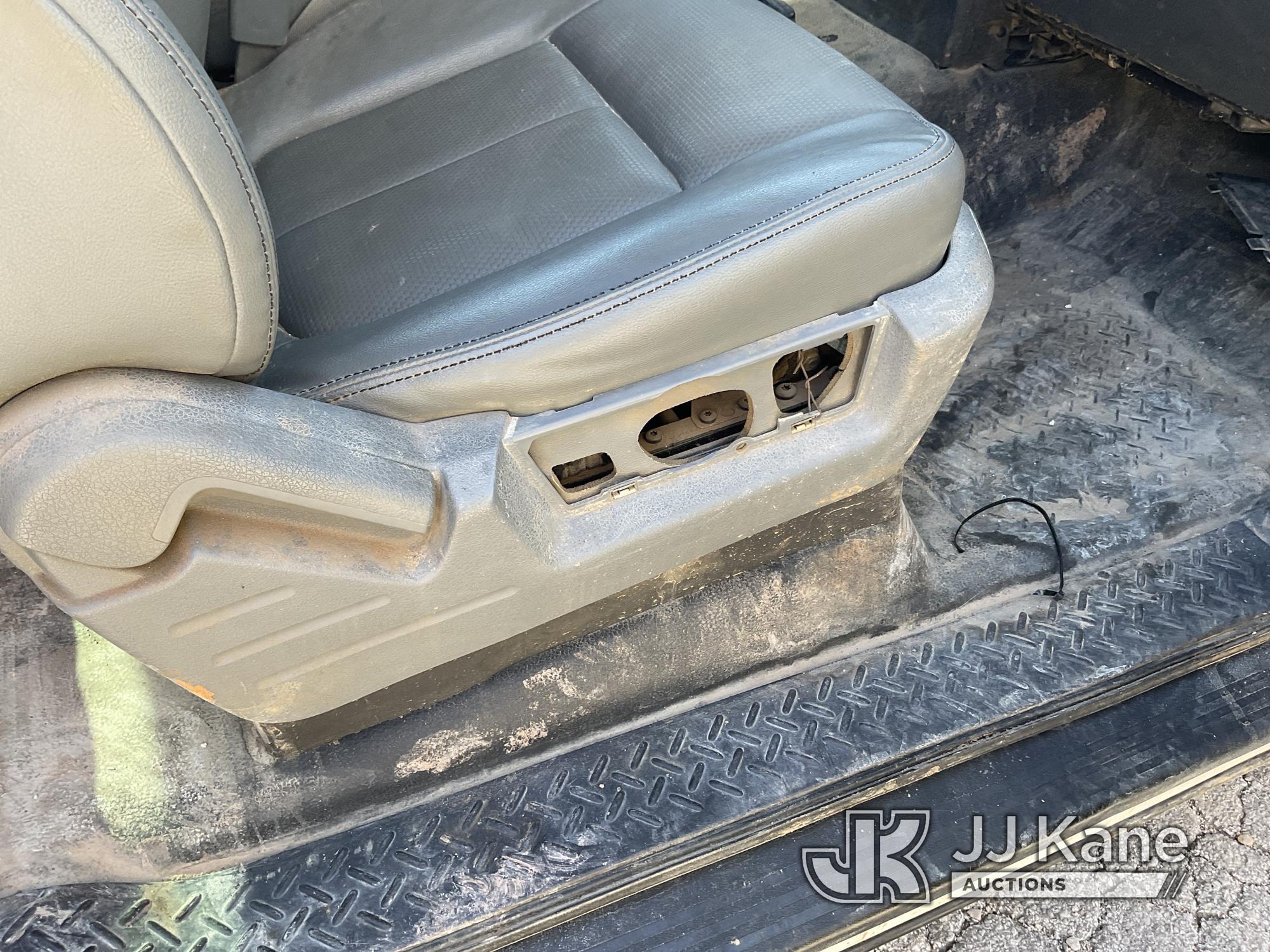 (San Antonio, TX) 2014 Ford F150 4x4 Extended-Cab Pickup Truck Runs & Moves) (Minor Body Damage Near