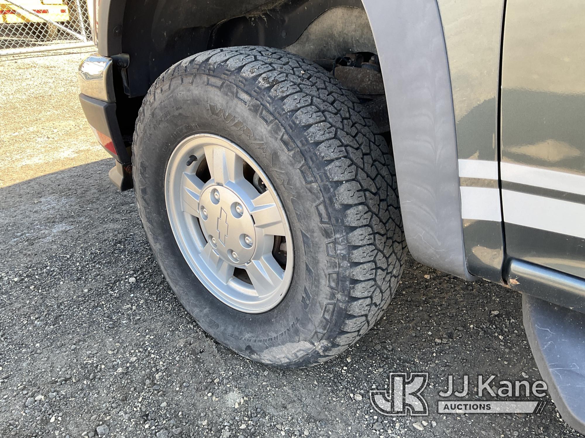 (South Beloit, IL) 2006 Chevrolet Colorado 4x4 Pickup Truck Starts, Runs, Moves, Service 4WD Light,