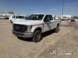 (Waxahachie, TX) 2019 Ford F250 4x4 Extended-Cab Pickup Truck Runs & Moves) (Body Damage, Cracked Wi