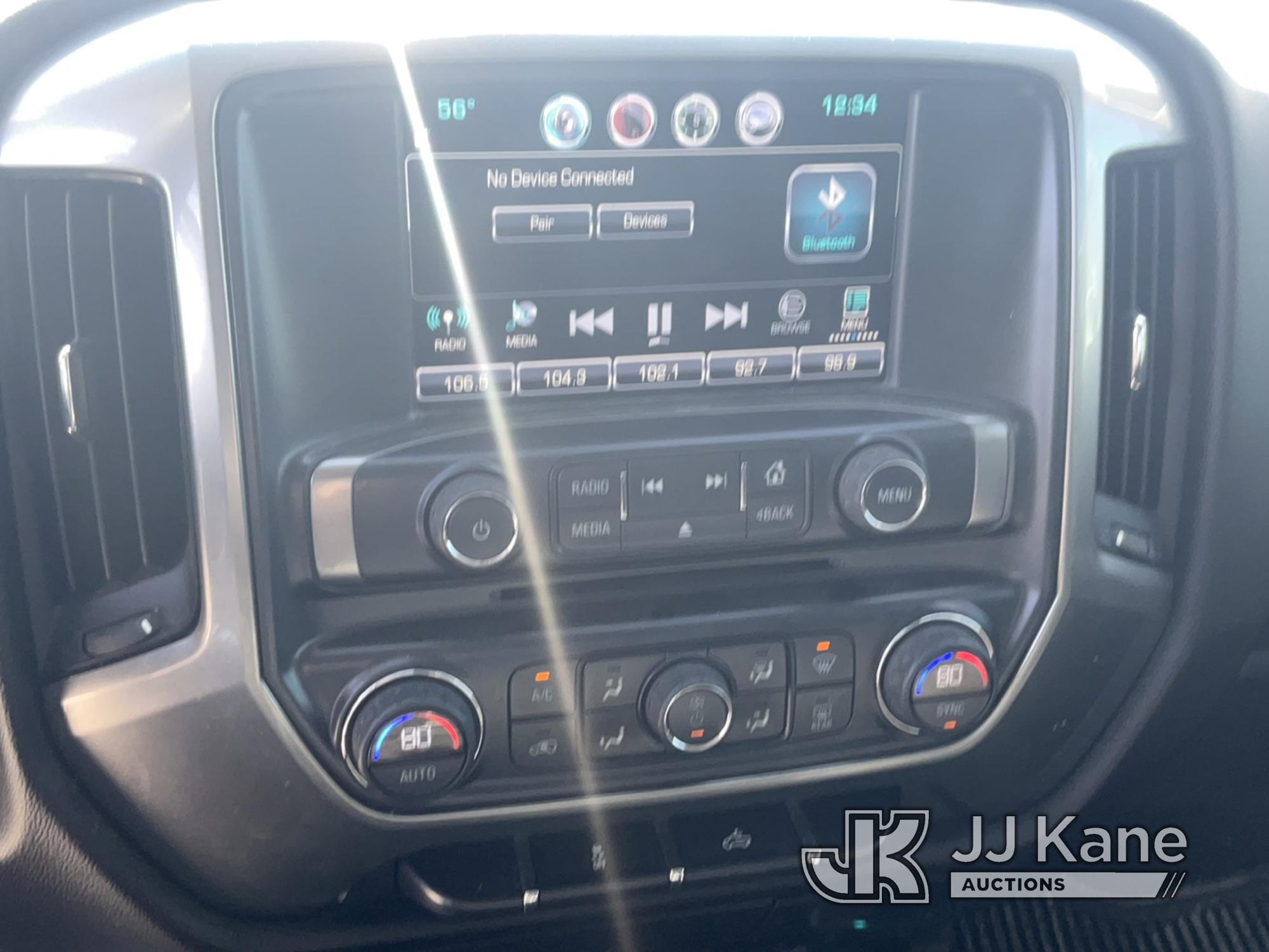 (Saint Joseph, MO) 2016 Chevrolet Silverado 1500 4x4 Crew-Cab Pickup Truck Runs & Moves) (Engine Noi