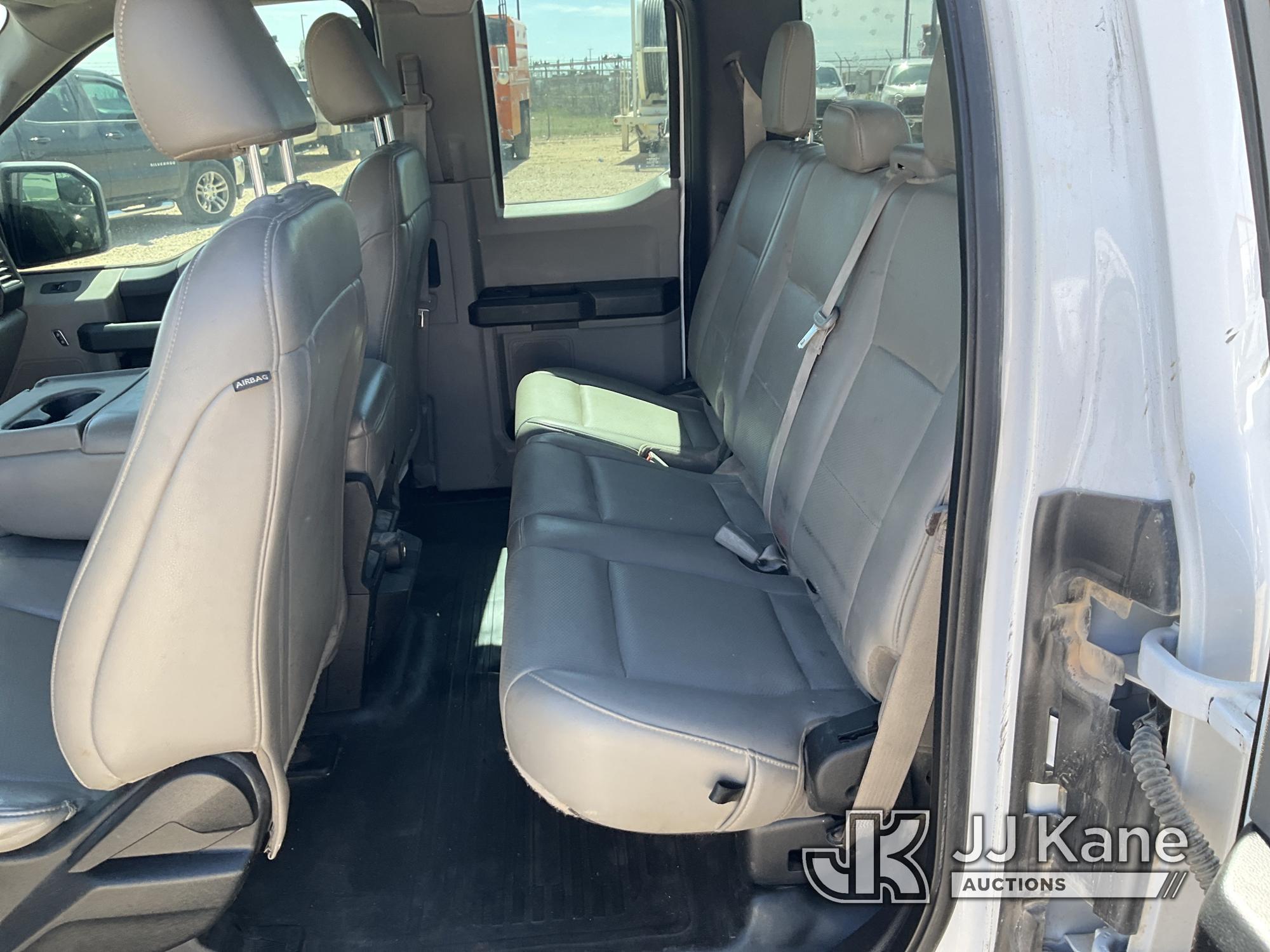 (Odessa, TX) 2019 Ford F150 4x4 Extended-Cab Pickup Truck Runs & Drives) (Minor Paint And Body Damag