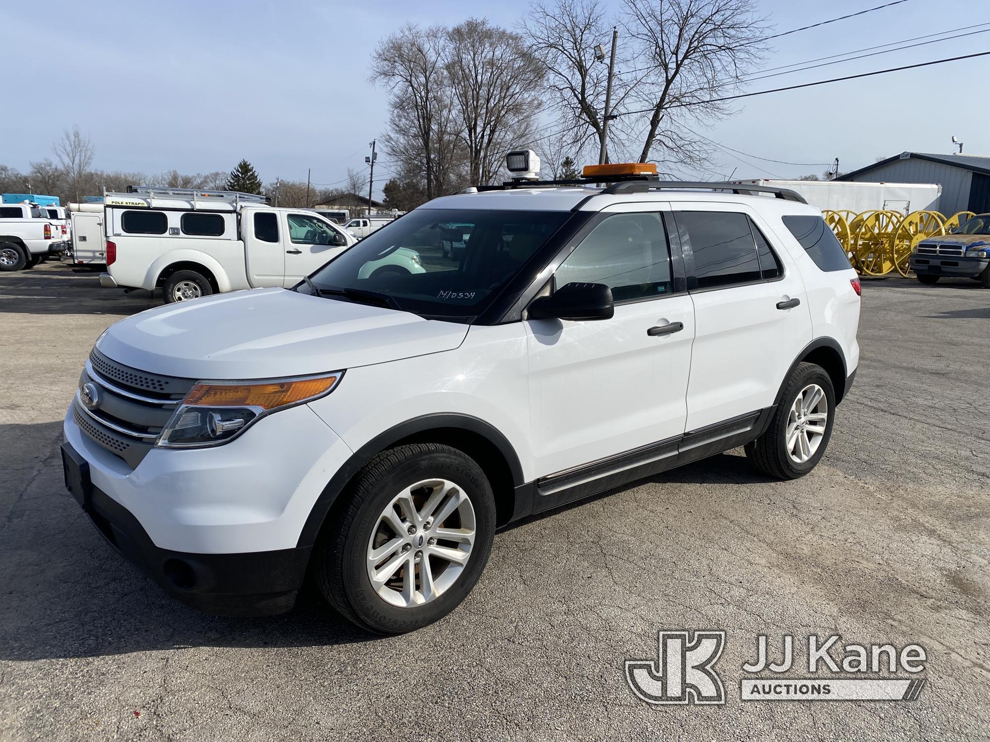 (South Beloit, IL) 2015 Ford Explorer 4x4 4-Door Sport Utility Vehicle Runs & Moves)  (Jump To Start