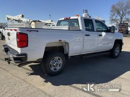 (South Beloit, IL) 2015 Chevrolet Silverado 2500HD 4x4 Extended-Cab Pickup Truck Runs, Moves, Rust D