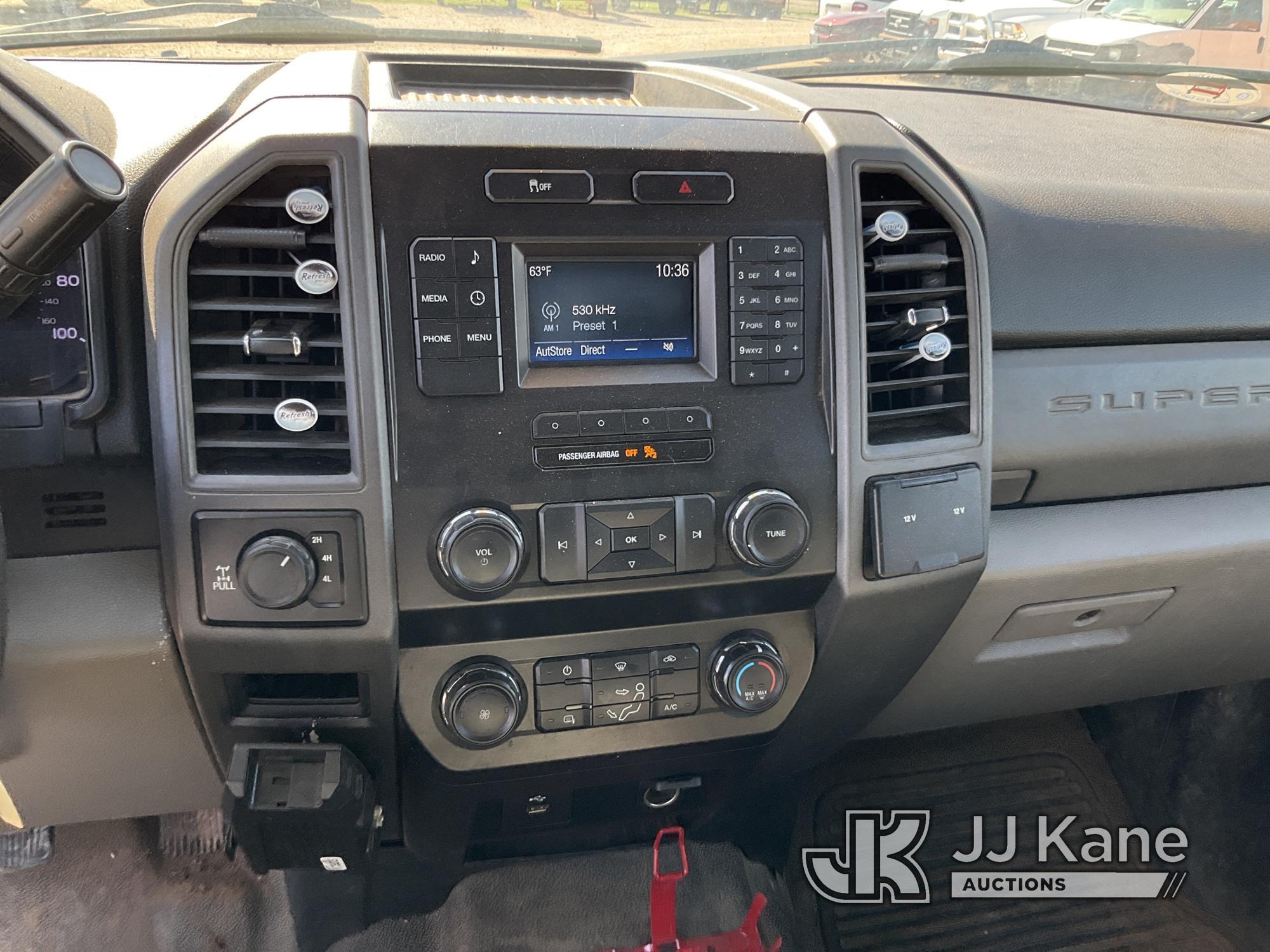 (Waxahachie, TX) 2019 Ford F250 4x4 Extended-Cab Pickup Truck Runs & Moves) (Body Damage, Cracked Wi