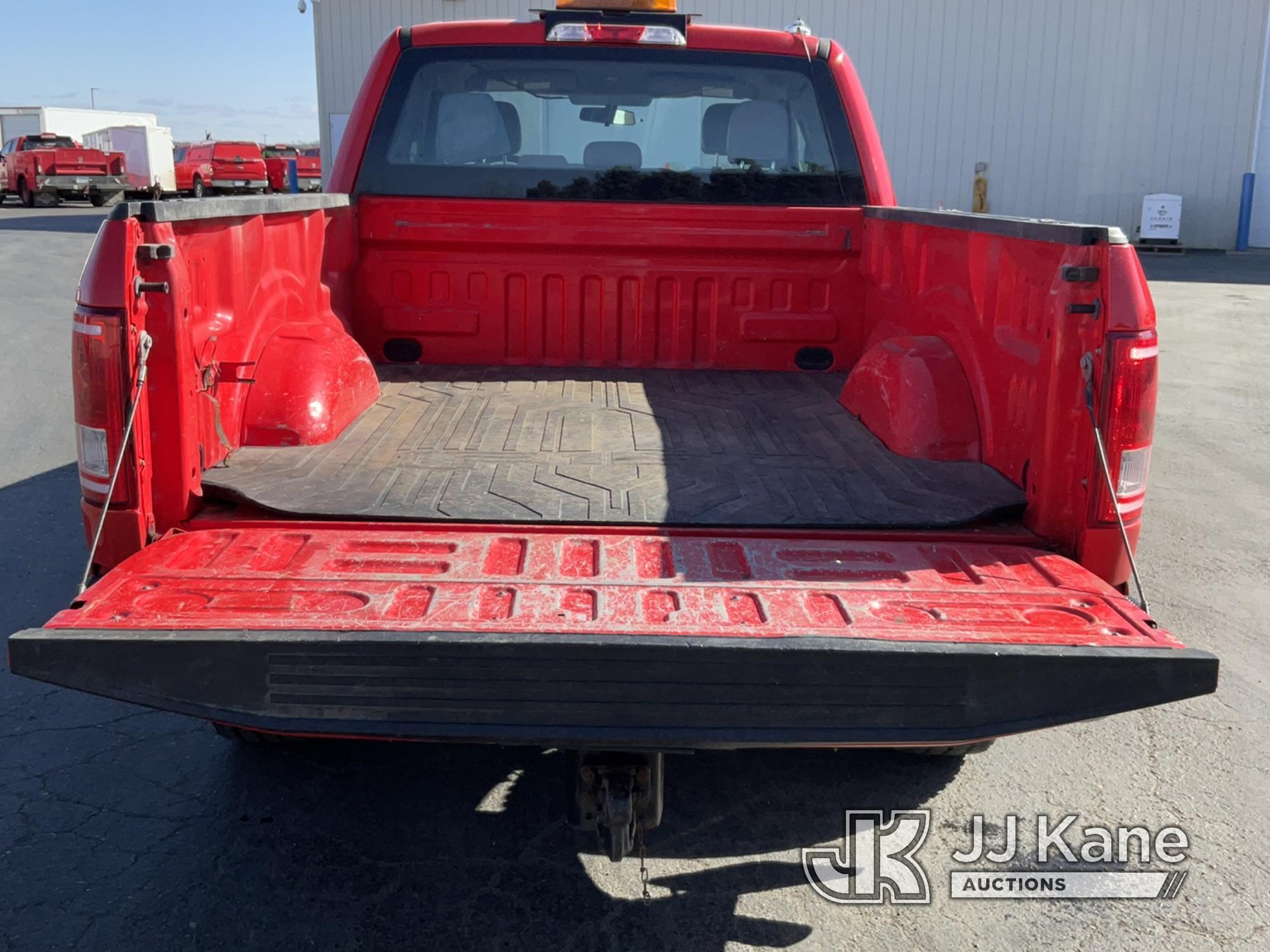 (Maple Lake, MN) 2017 Ford F150 4x4 Extended-Cab Pickup Truck Runs and Moves) (Per Seller: All HWY m