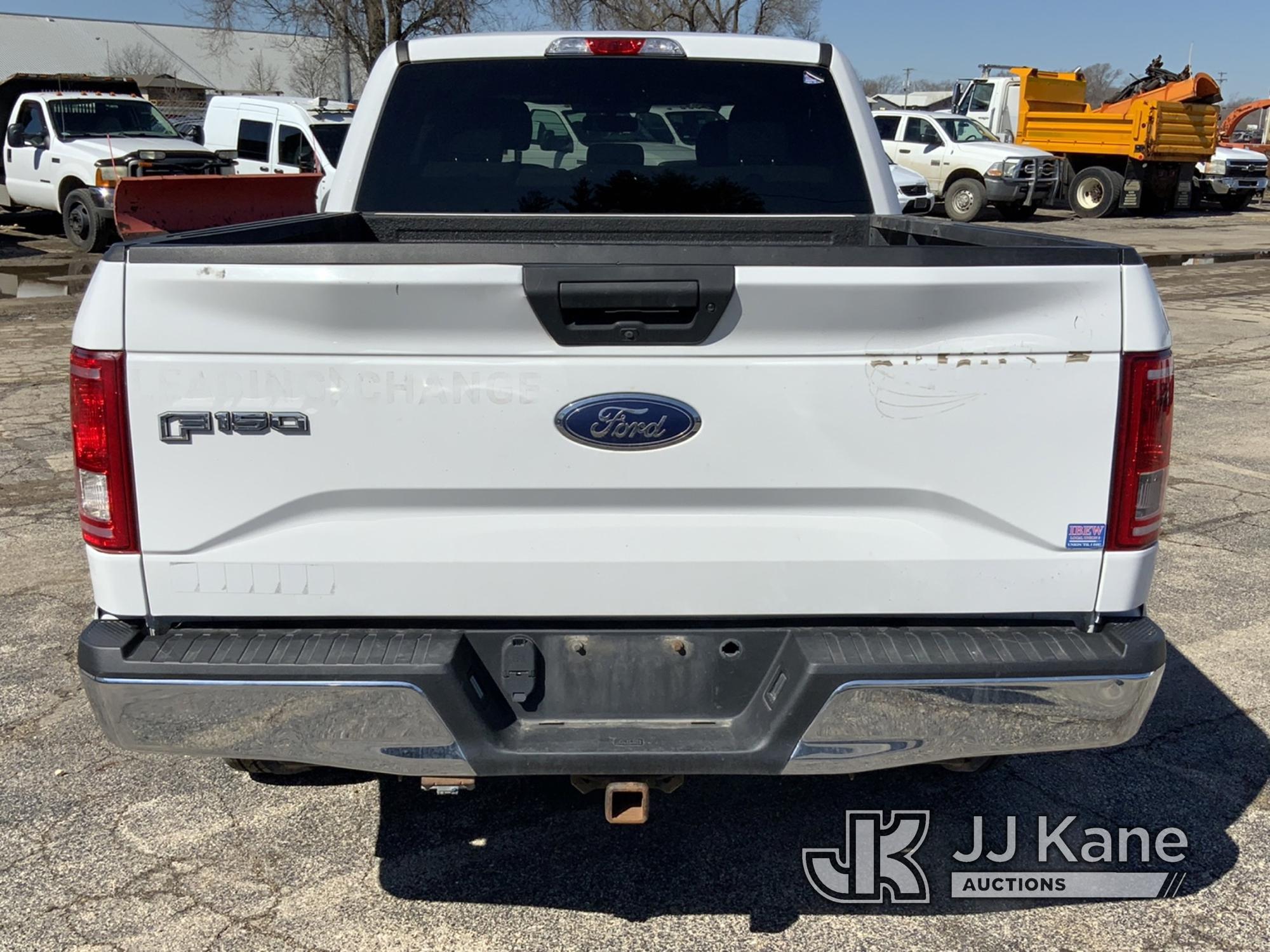 (South Beloit, IL) 2017 Ford F150 4x4 Crew-Cab Pickup Truck Runs & Moves