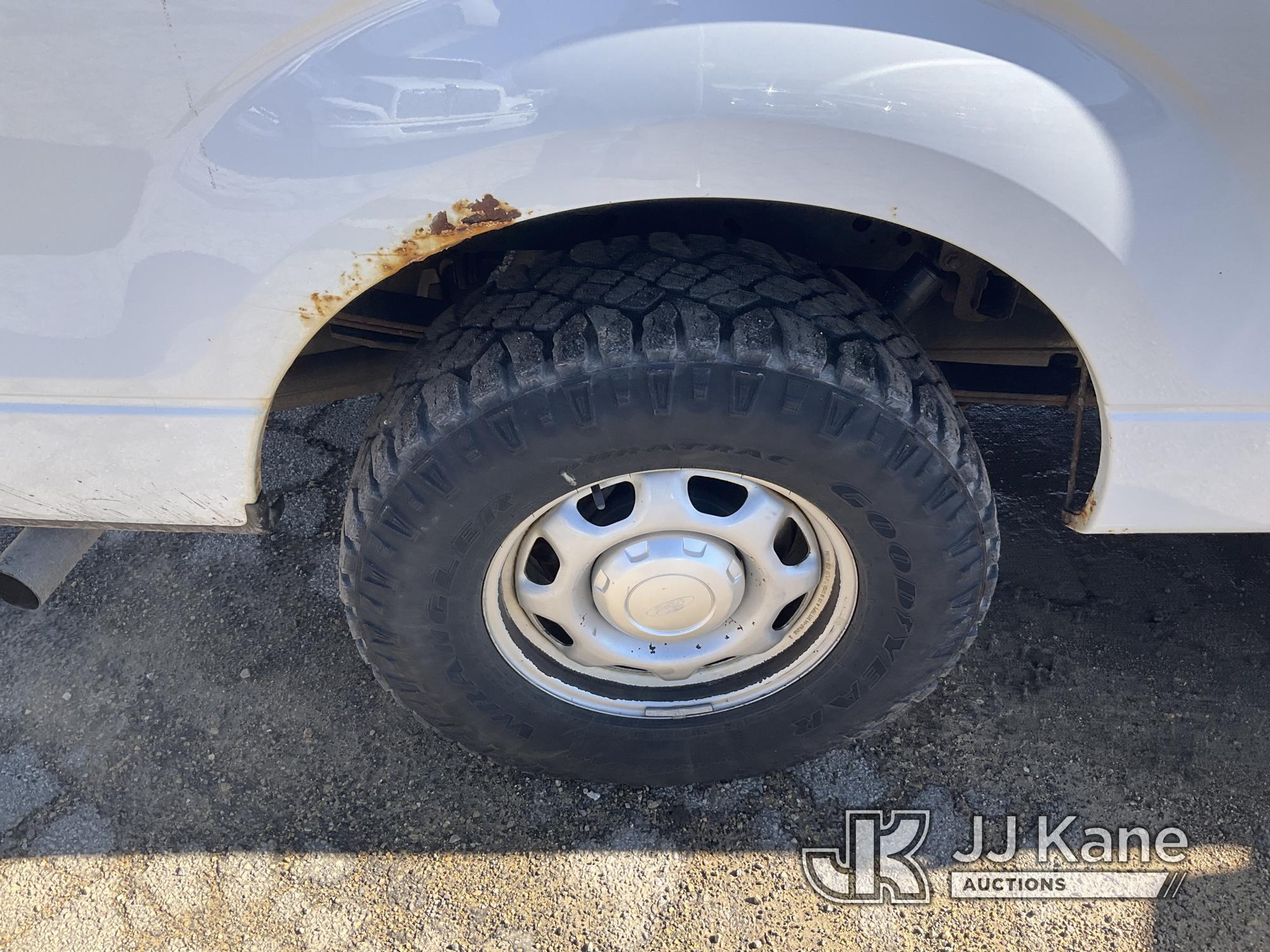 (South Beloit, IL) 2013 Ford F150 4x4 Extended-Cab Pickup Truck Runs & Moves) (Rust Damage, No Rear