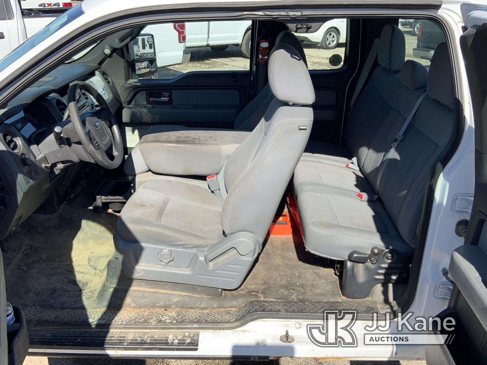 (South Beloit, IL) 2014 Ford F150 4x4 Extended-Cab Pickup Truck Runs & Moves) (Seller States-COOLING