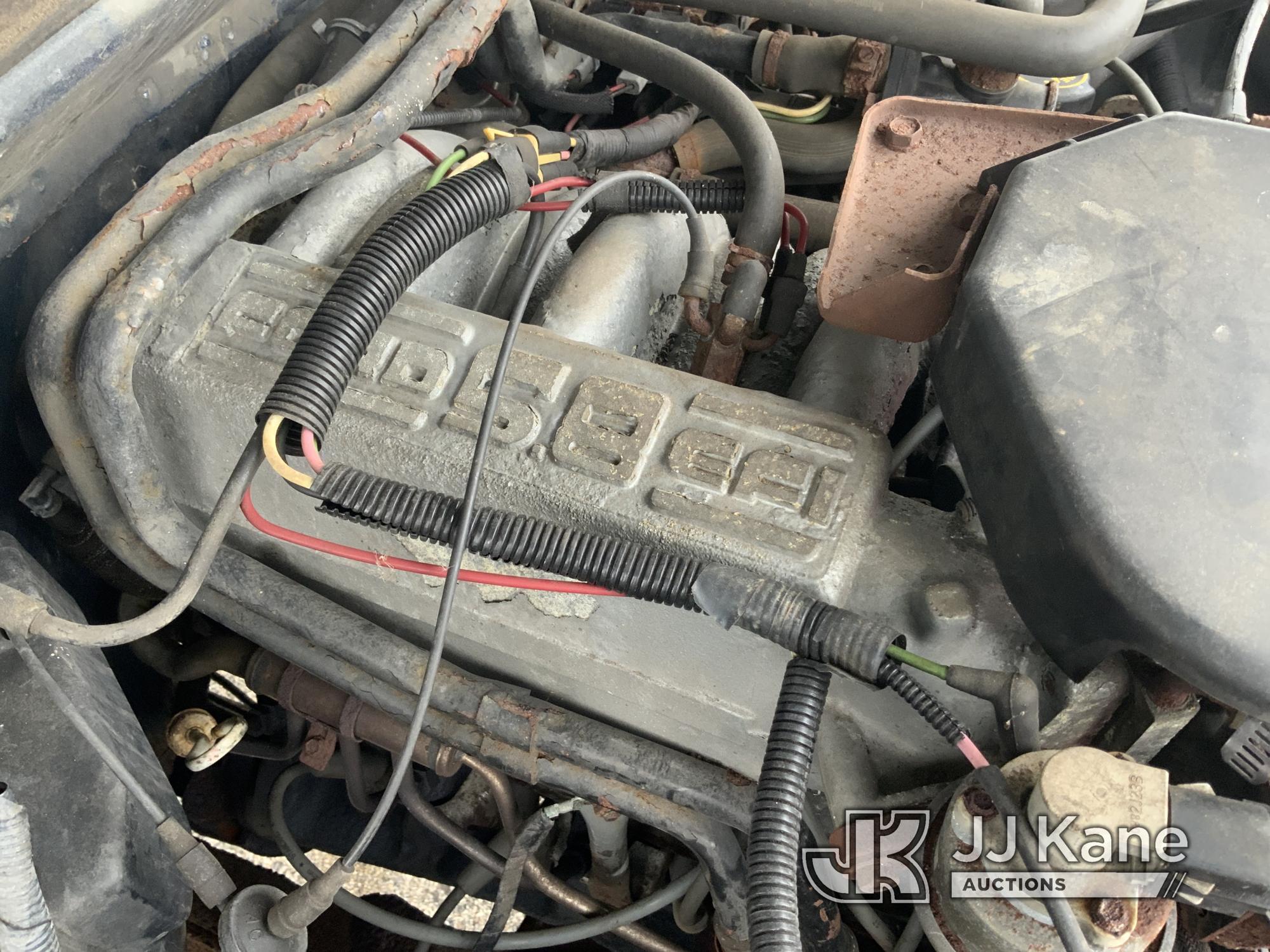 (South Beloit, IL) 1990 Ford F250 4x4 Pickup Truck Runs, Moves, Rust Damage-Driver Door Wired Shut-D