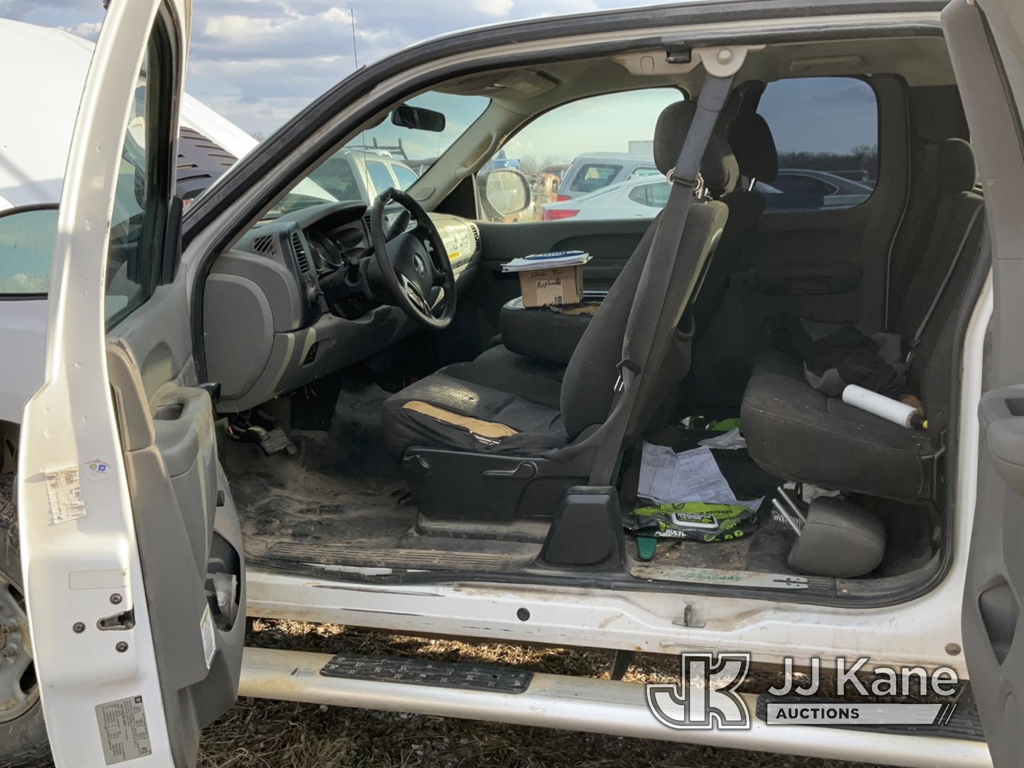 (Joplin, MO) 2011 GMC Sierra 2500HD Extended-Cab Pickup Truck Does Not Run, No Power To Dash