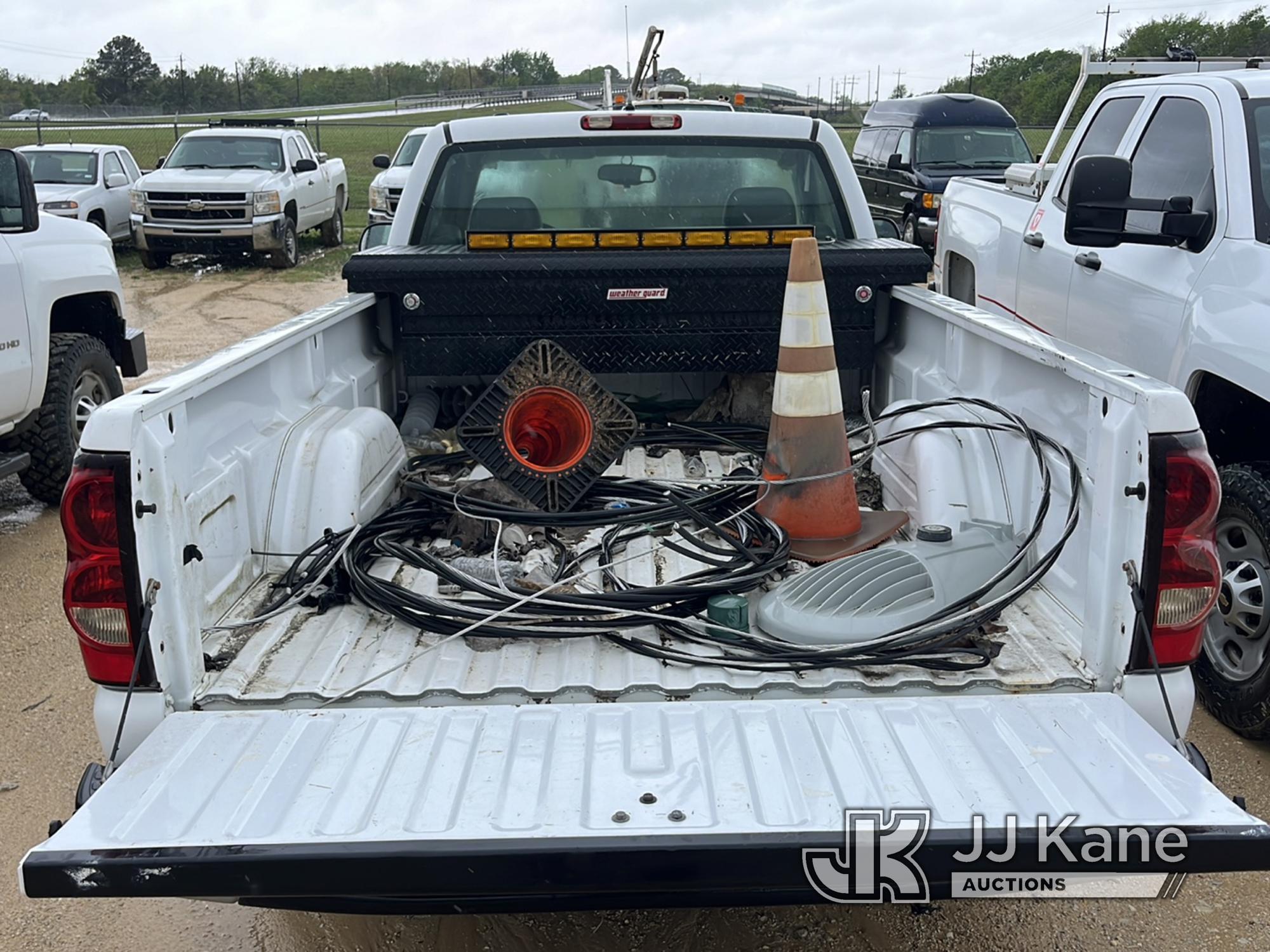 (Houston, TX) 2007 Chevrolet Silverado 1500 Pickup Truck Not Running, Condition Unknown) (Fuel Pump