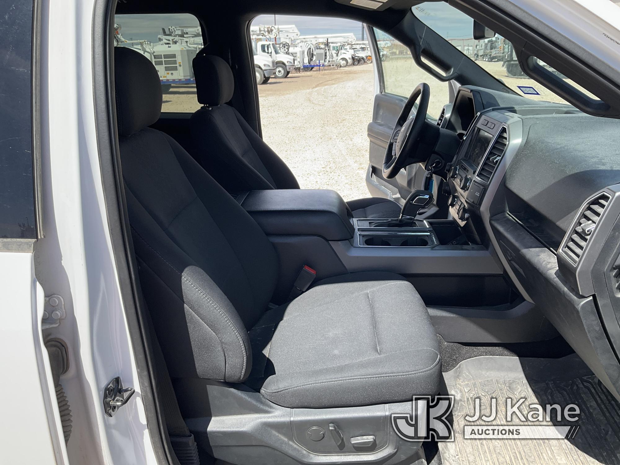 (Odessa, TX) 2019 Ford F150 4x4 Crew-Cab Pickup Truck Runs & Drives) (Rear Passenger Door Does Not O