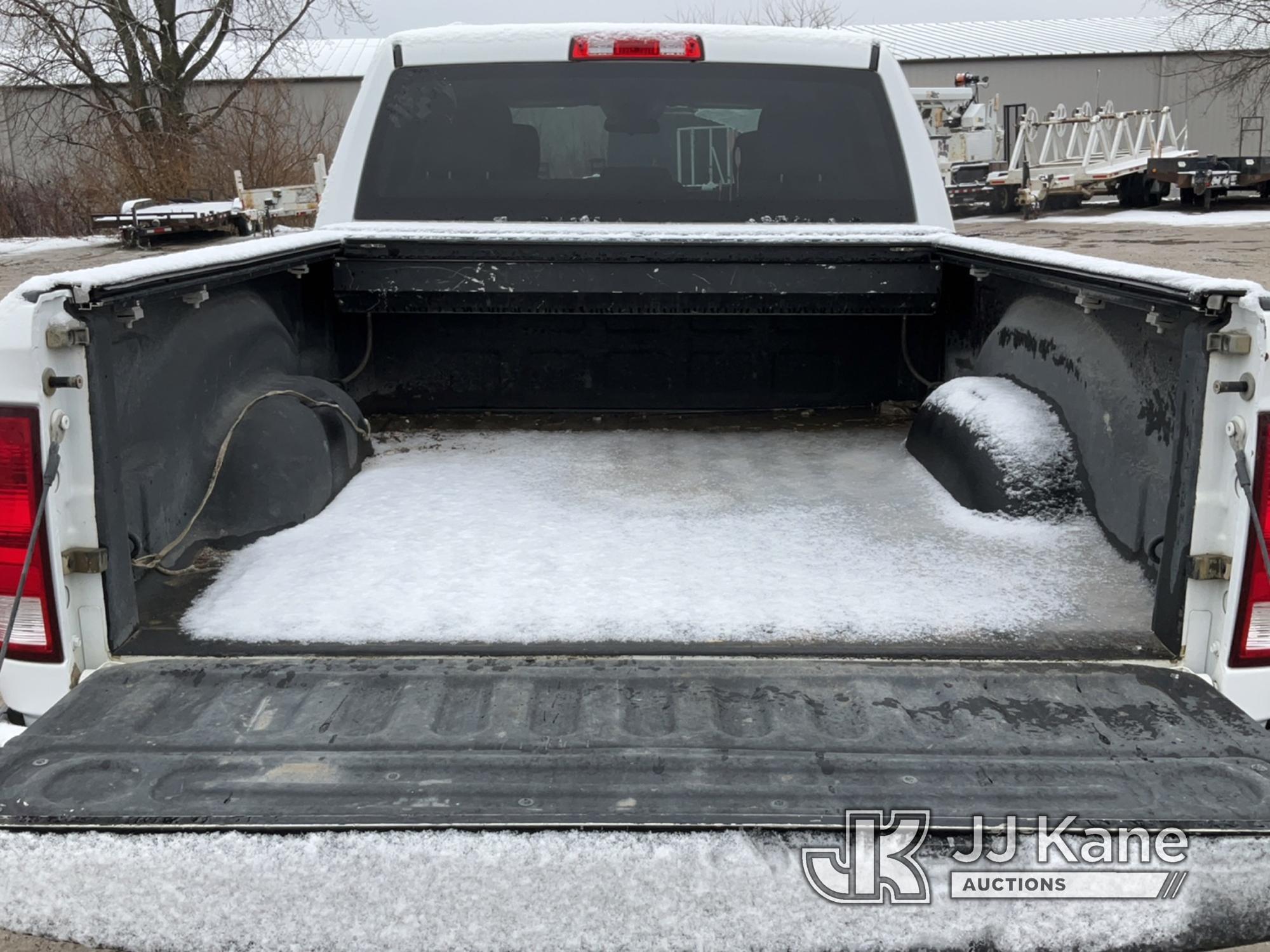 (Des Moines, IA) 2018 RAM 1500 4x4 Crew-Cab Pickup Truck Runs & Moves) (Engine Knock, Rough Idle