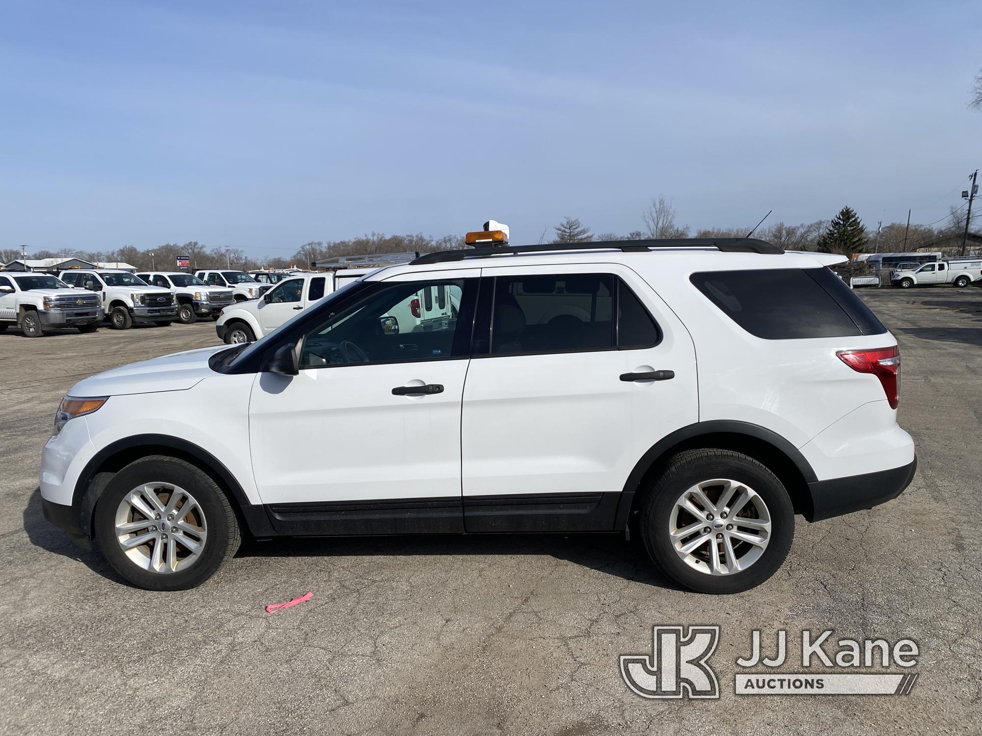 (South Beloit, IL) 2015 Ford Explorer 4x4 4-Door Sport Utility Vehicle Runs & Moves)  (Jump To Start