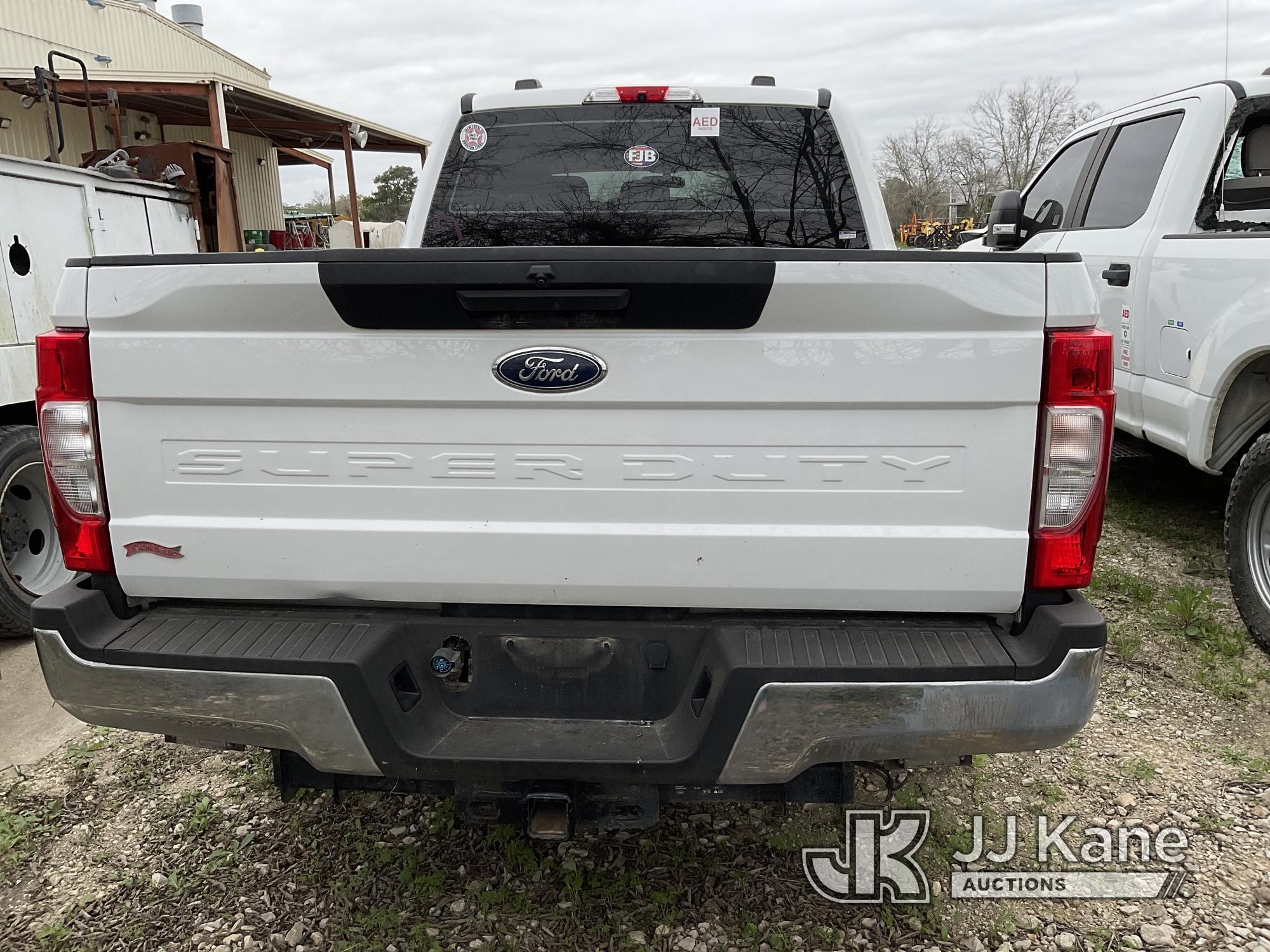 (Alvin, TX) 2020 Ford F250 4x4 Crew-Cab Pickup Truck Wrecked, Does Not Run Or Start, Airbags Deploye