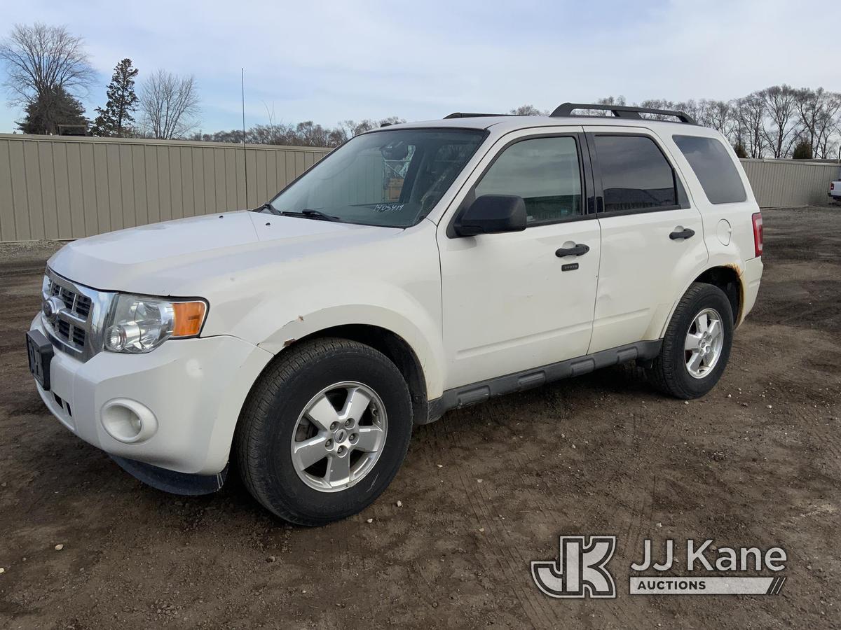 (South Beloit, IL) 2012 Ford Escape XLT 4x4 4-Door Sport Utility Vehicle Runs, Moves, Body Damage, R