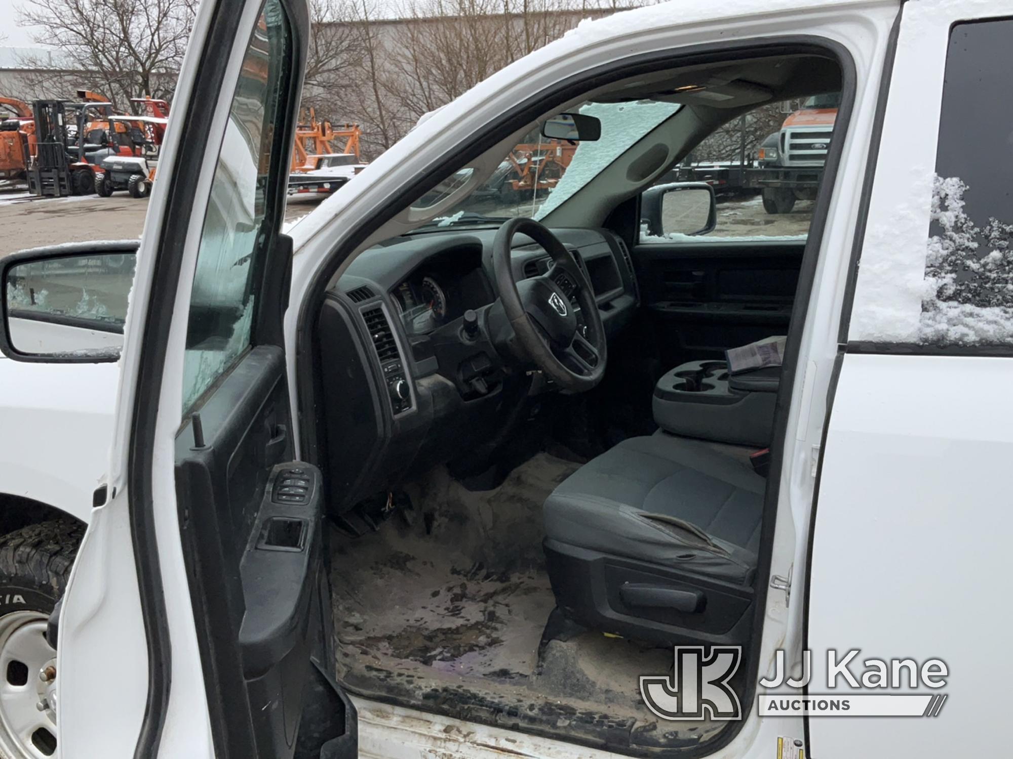 (Des Moines, IA) 2018 RAM 1500 4x4 Crew-Cab Pickup Truck Runs & Moves) (Engine Knock, Rough Idle