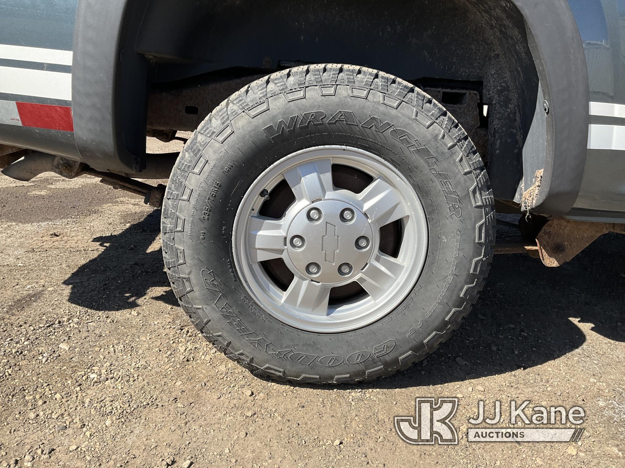 (South Beloit, IL) 2006 Chevrolet Colorado 4x4 Pickup Truck Starts, Runs, Moves, Service 4WD Light,