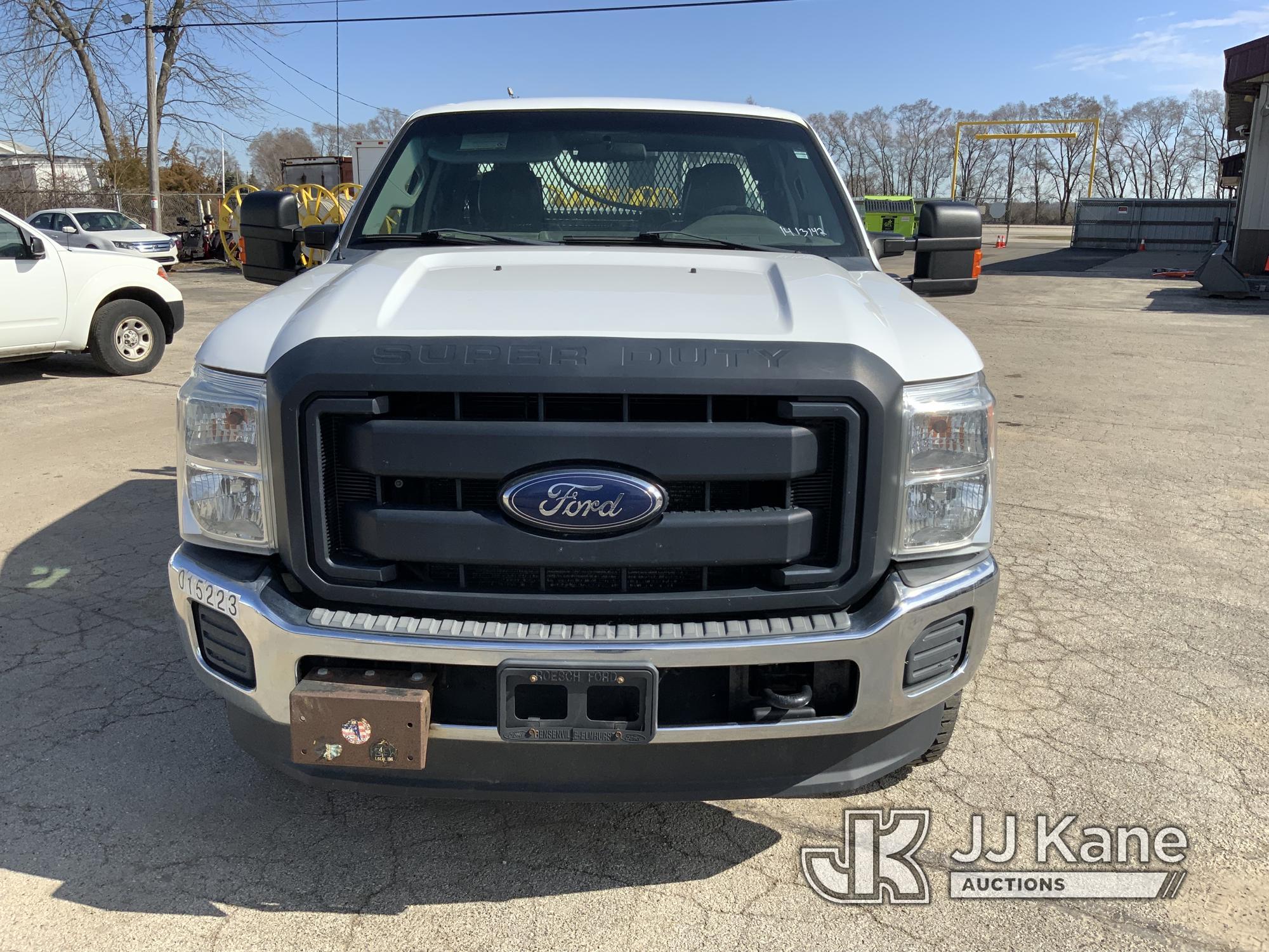 (South Beloit, IL) 2015 Ford F250 4x4 Extended-Cab Pickup Truck Runs, Moves, Body Damage