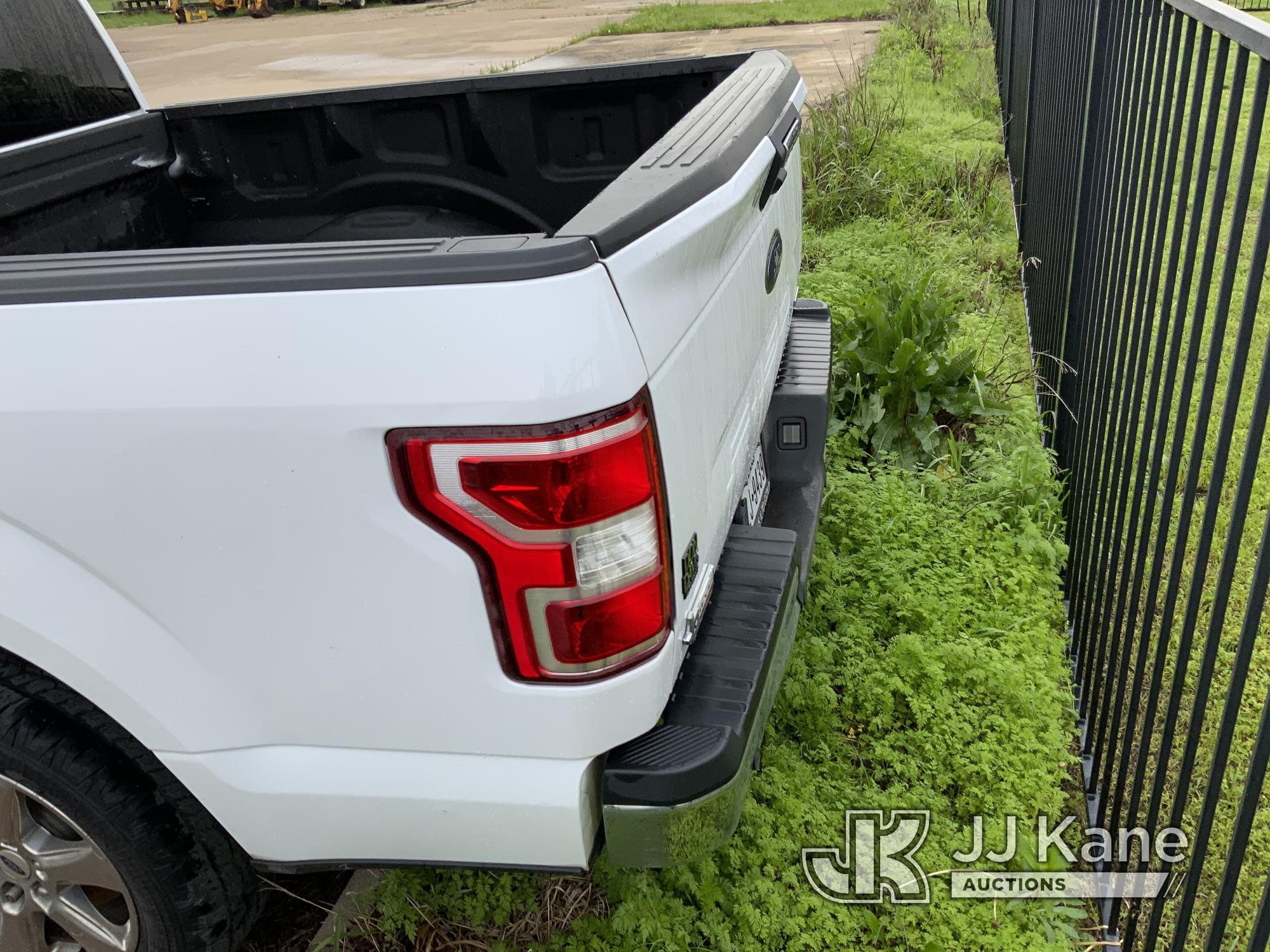 (Midlothian, TX) 2019 Ford F150 Crew-Cab Pickup Truck Jump to Start, Runs, Moves) (Body Damage