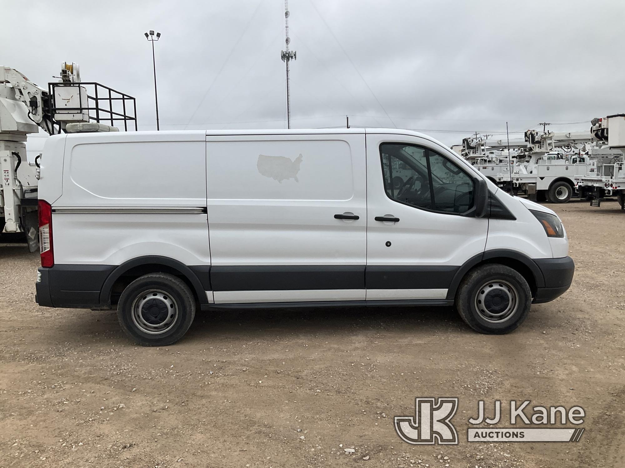 (Waxahachie, TX) 2016 Ford Transit Connect Cargo Van Runs & Moves) (Jump to Start, Coolant Leak, Che