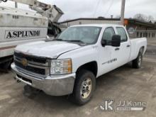 2013 Chevrolet Silverado 2500HD 4x4 Crew-Cab Pickup Truck Runs With Jump Pack) (No Battery, Unknown 