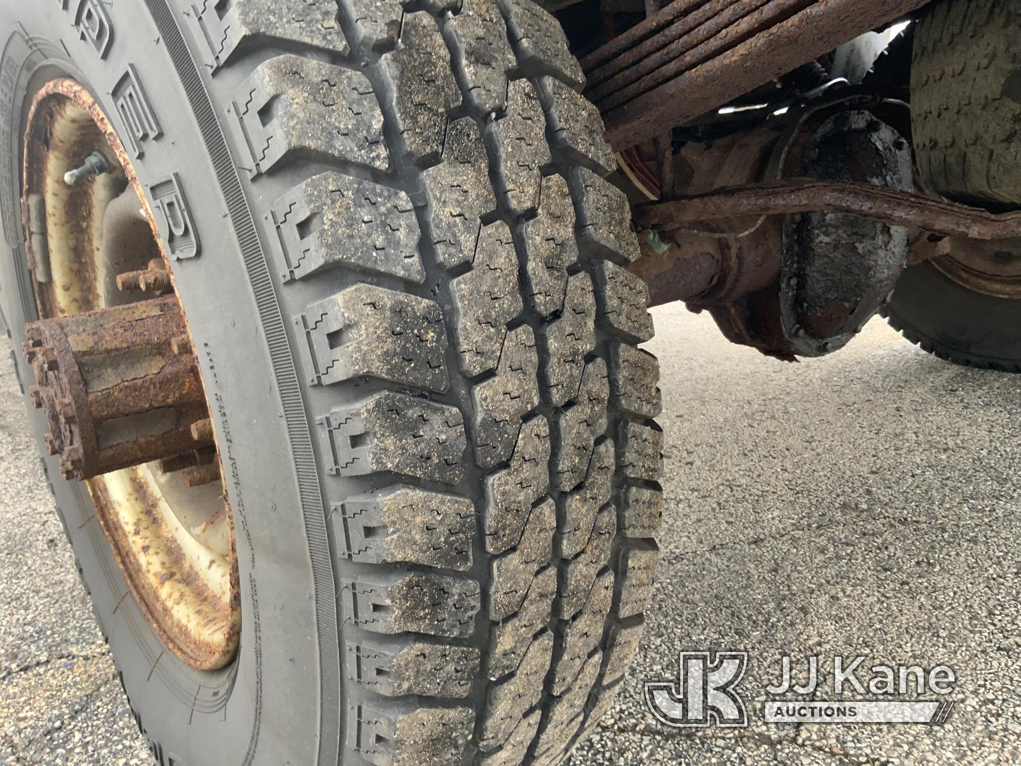 (South Beloit, IL) 1990 Ford F250 4x4 Pickup Truck Runs, Moves, Rust Damage-Driver Door Wired Shut-D