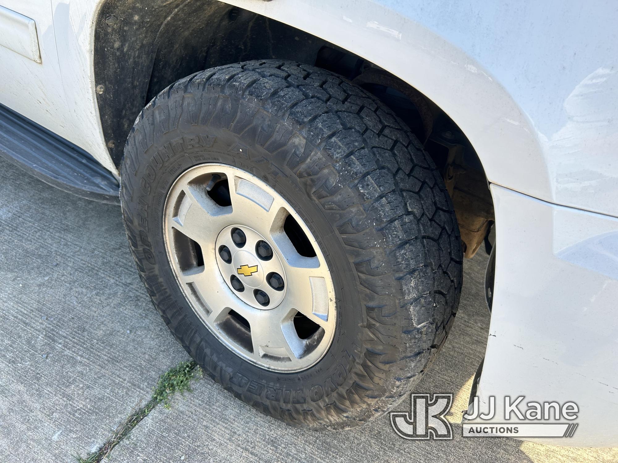 (Conway, AR) 2013 Chevrolet Tahoe Sport Utility Vehicle Runs & Moves) (Jump To Start, Transmission I