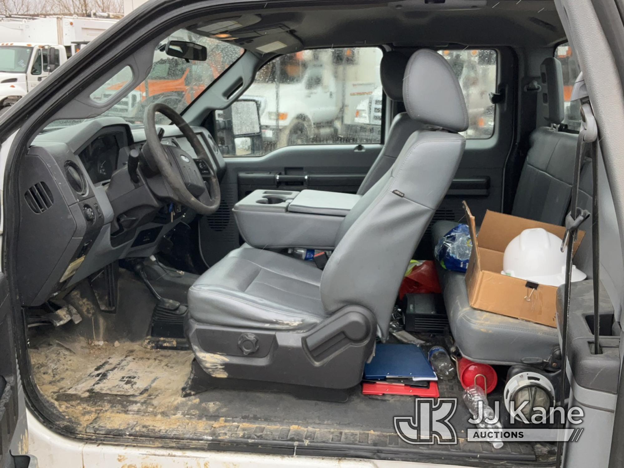 (Des Moines, IA) 2015 Ford F250 4x4 Runs & Moves)  (rough idle