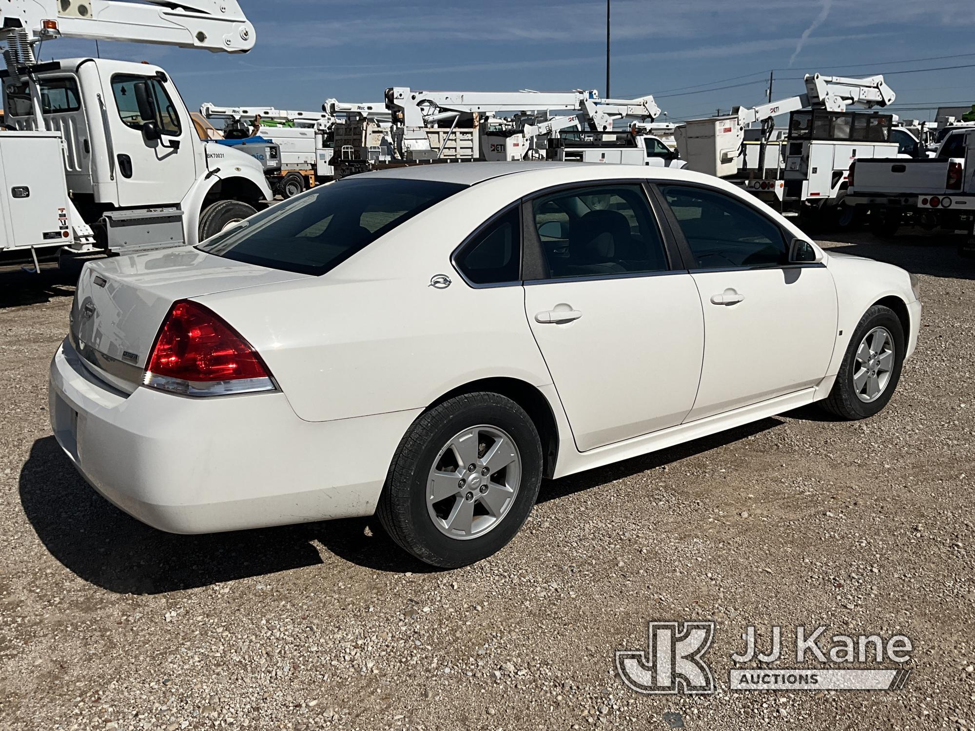 (Waxahachie, TX) 2009 Chevrolet Impala LT 4-Door Sedan, Cooperative owned Runs and moves, TPMS light