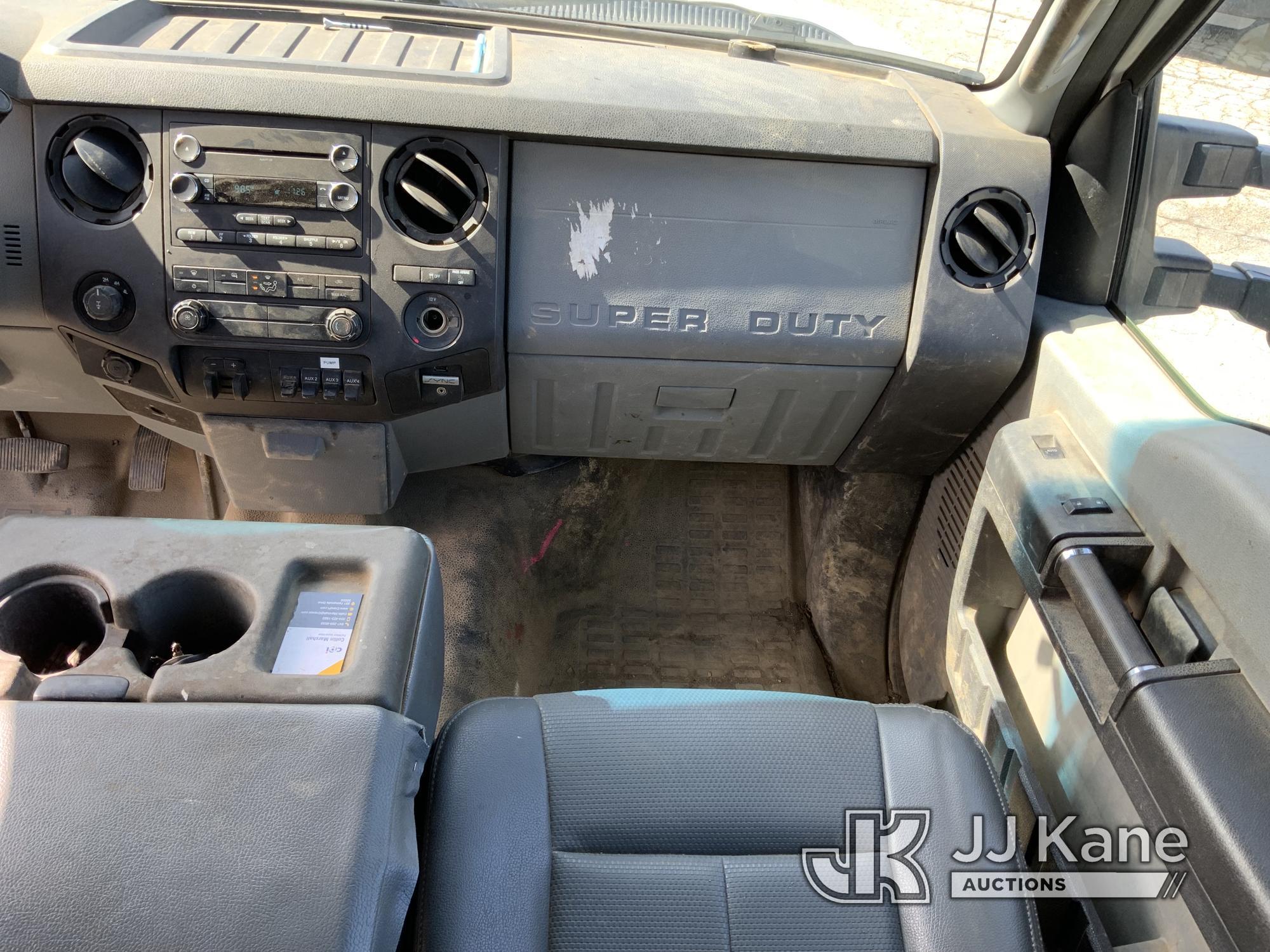 (South Beloit, IL) 2015 Ford F250 4x4 Extended-Cab Pickup Truck Runs, Moves, Body Damage